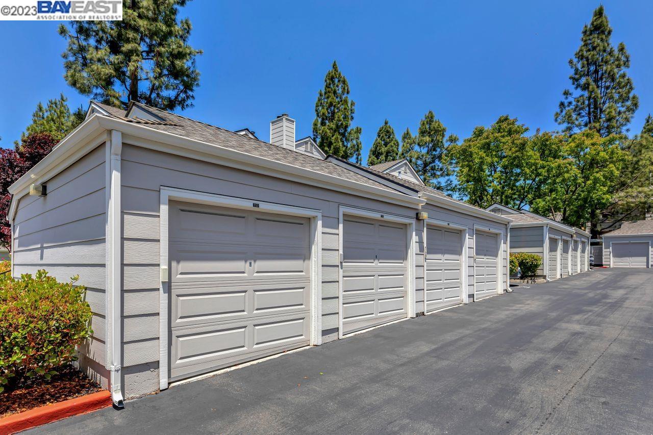 302 Norris Canyon Ter