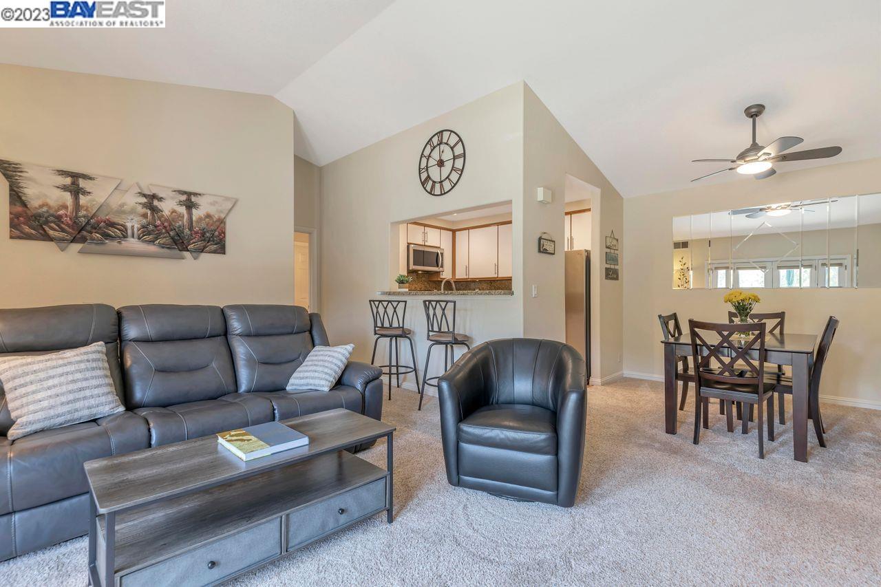 302 Norris Canyon Ter