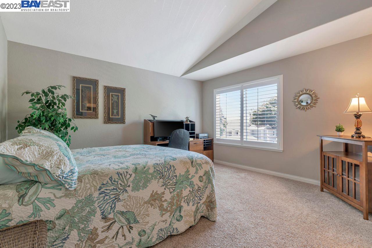 302 Norris Canyon Ter