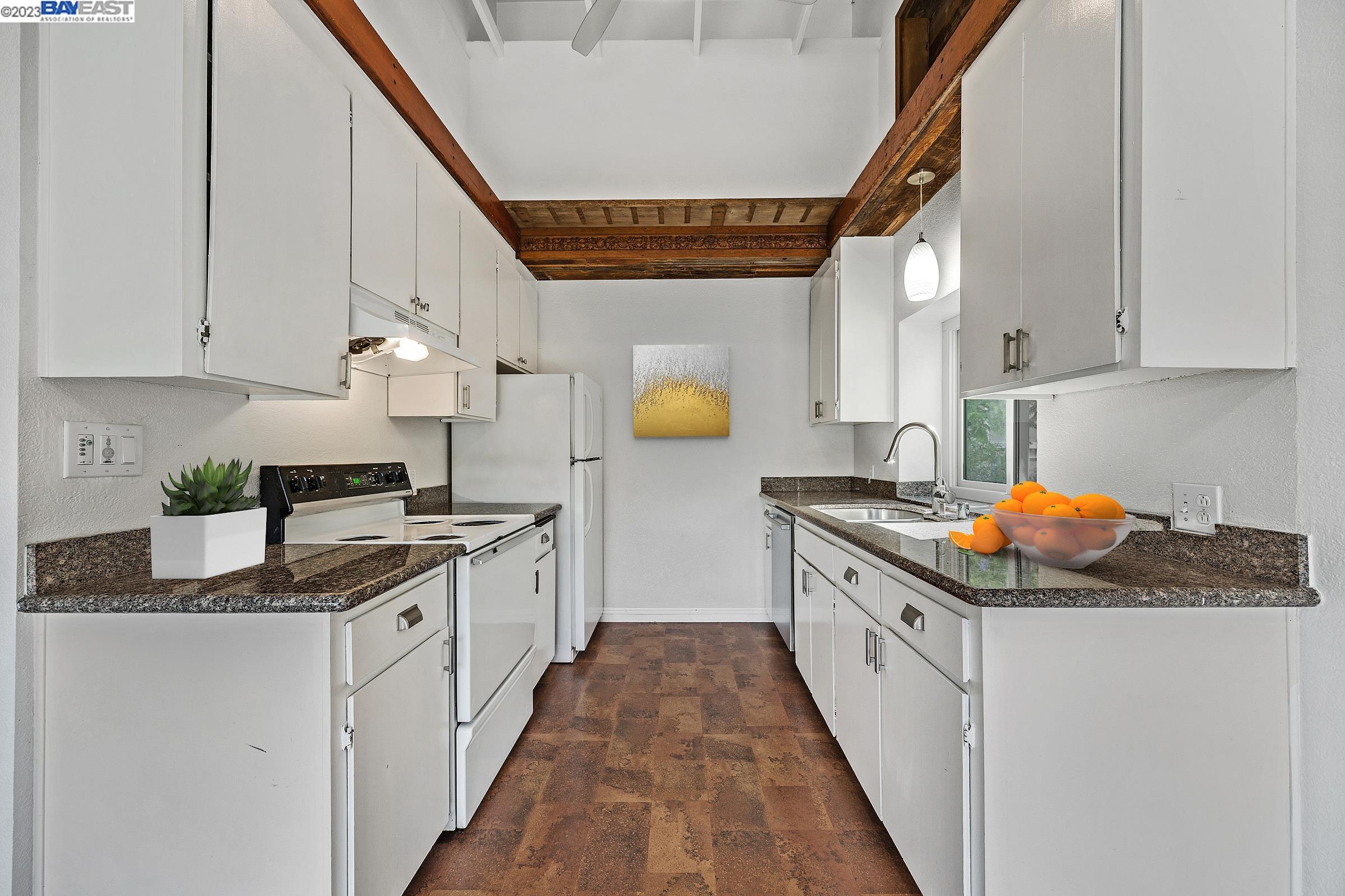 7400 Mountain Blvd # 3A