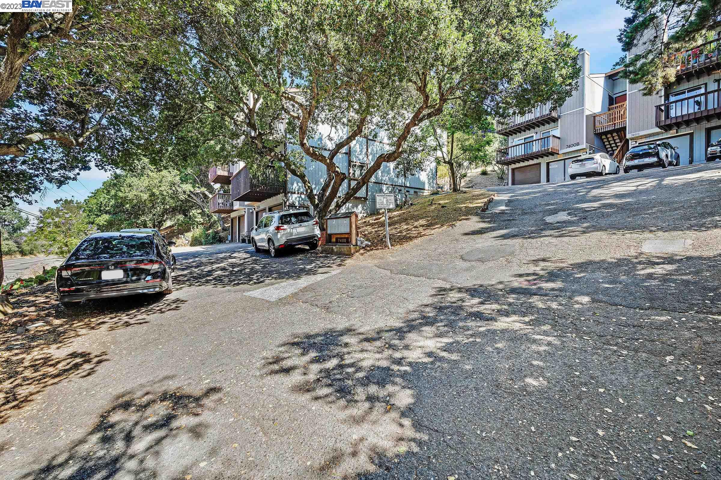 7400 Mountain Blvd # 3A