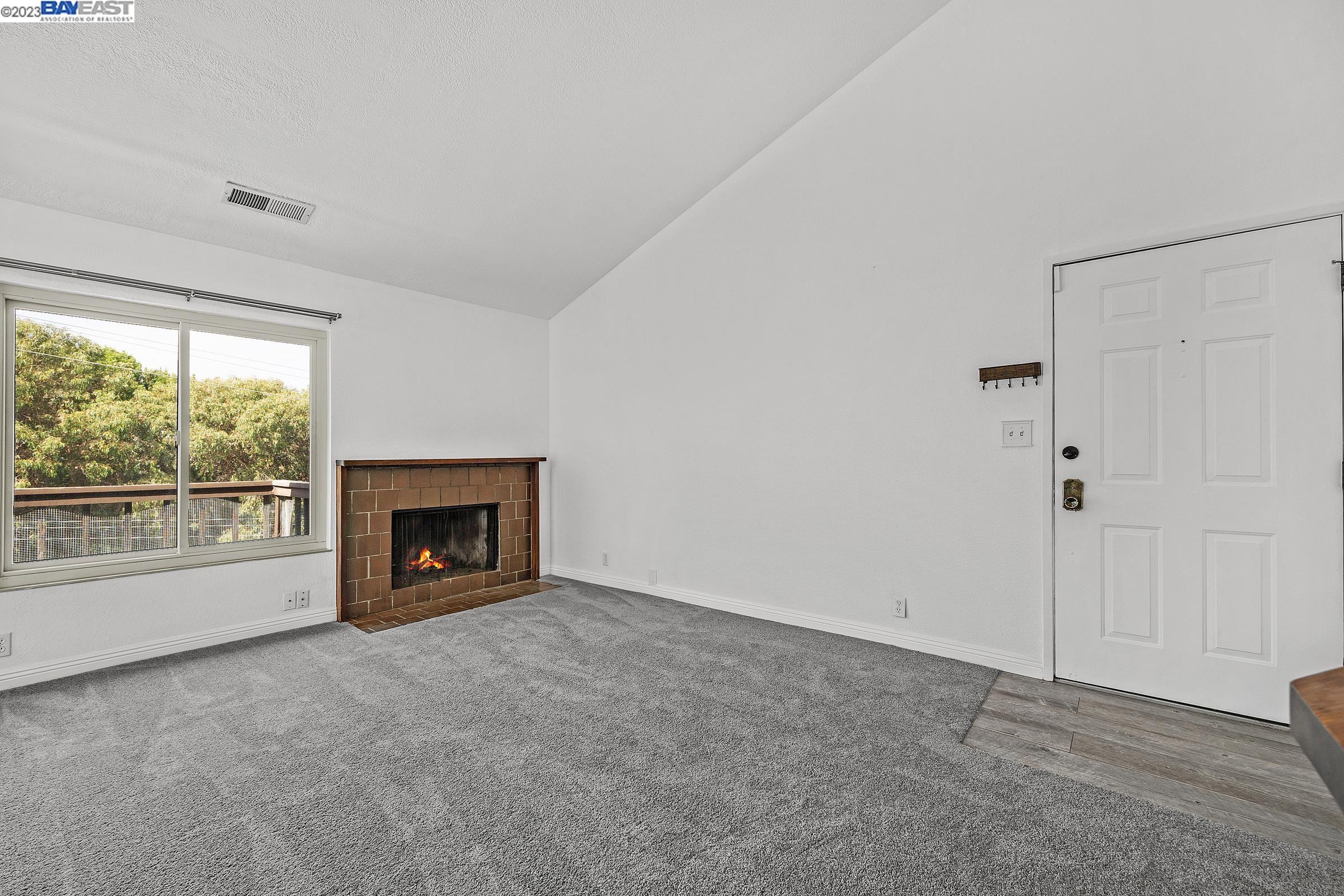 7400 Mountain Blvd # 3A