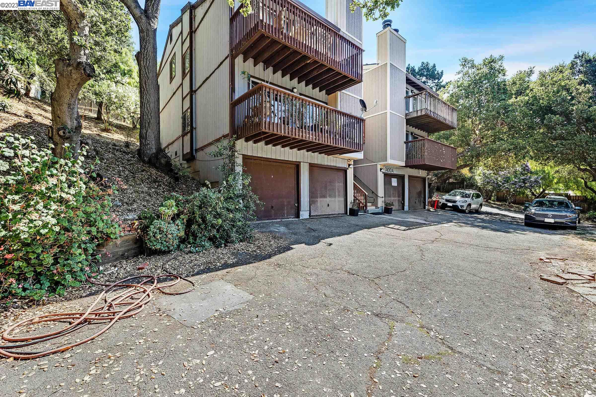 7400 Mountain Blvd # 3A