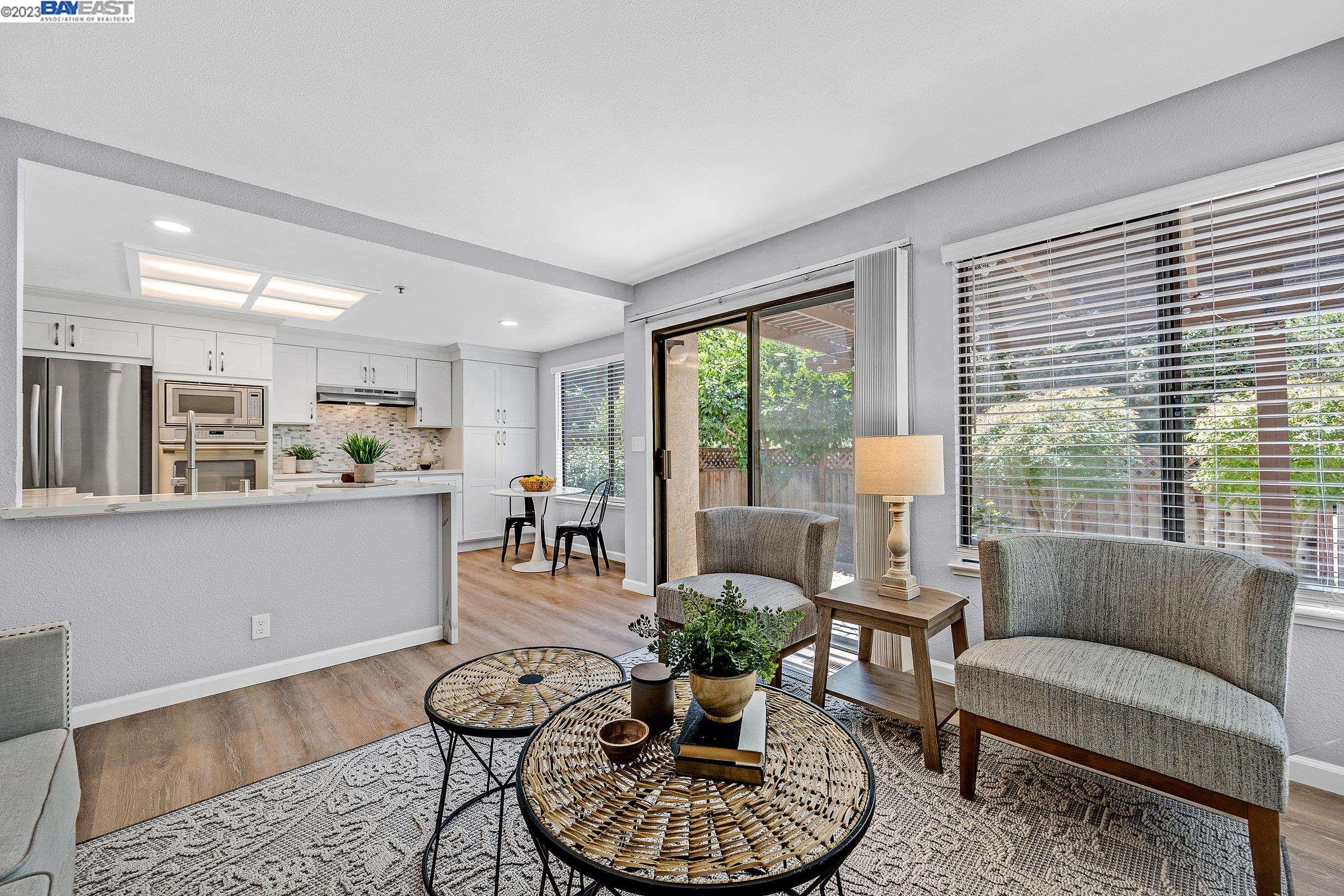 343 Charlotte Common