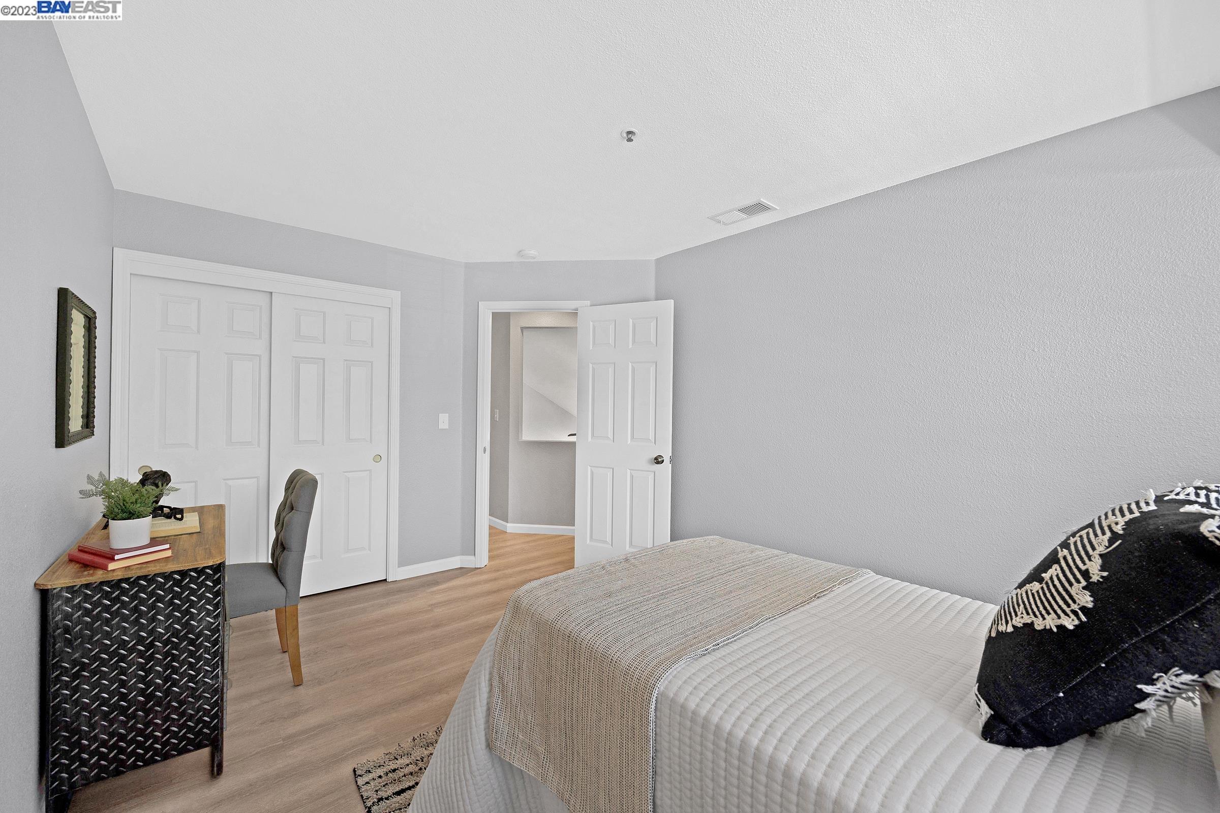 343 Charlotte Common