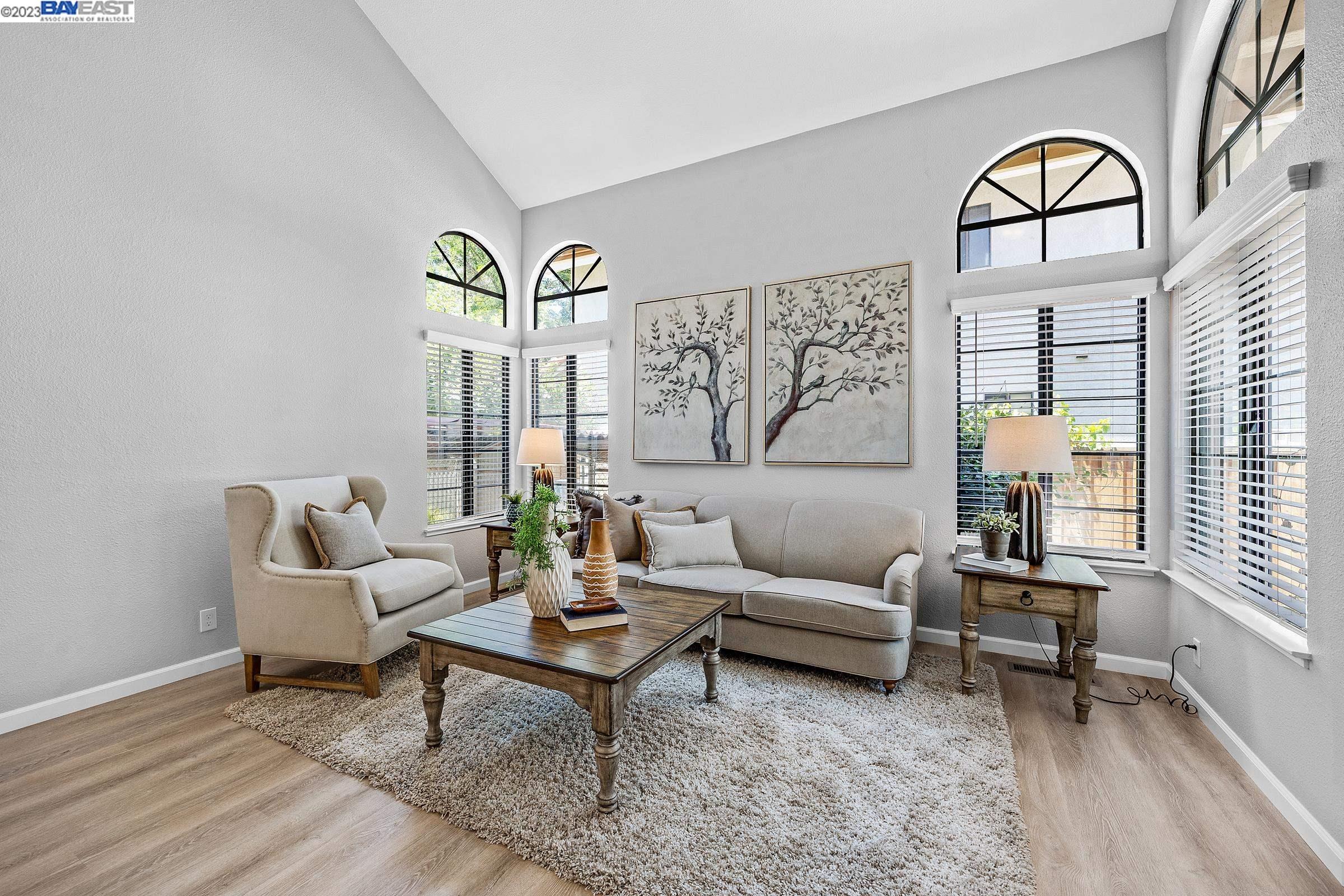 343 Charlotte Common