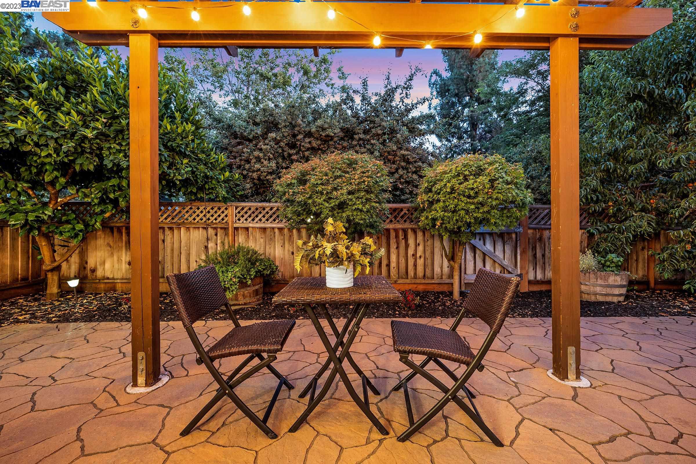 343 Charlotte Common