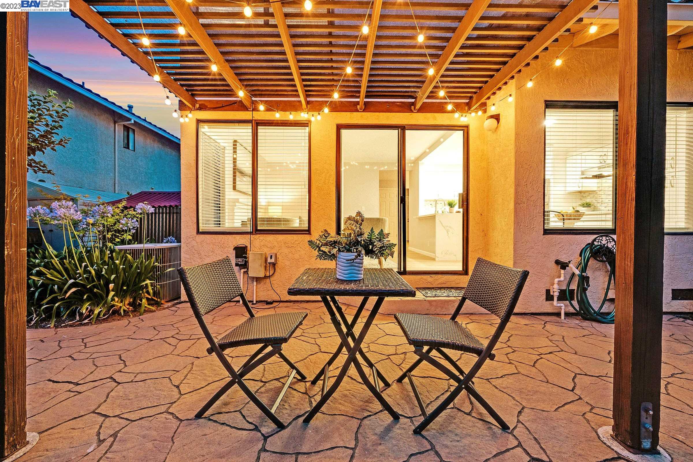 343 Charlotte Common