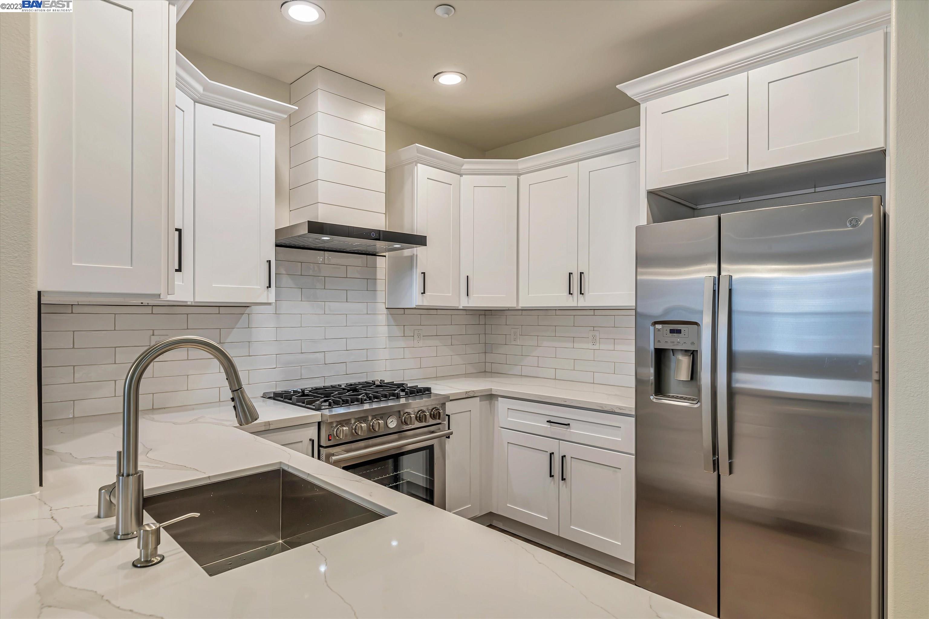 3290 Maguire Way # 223