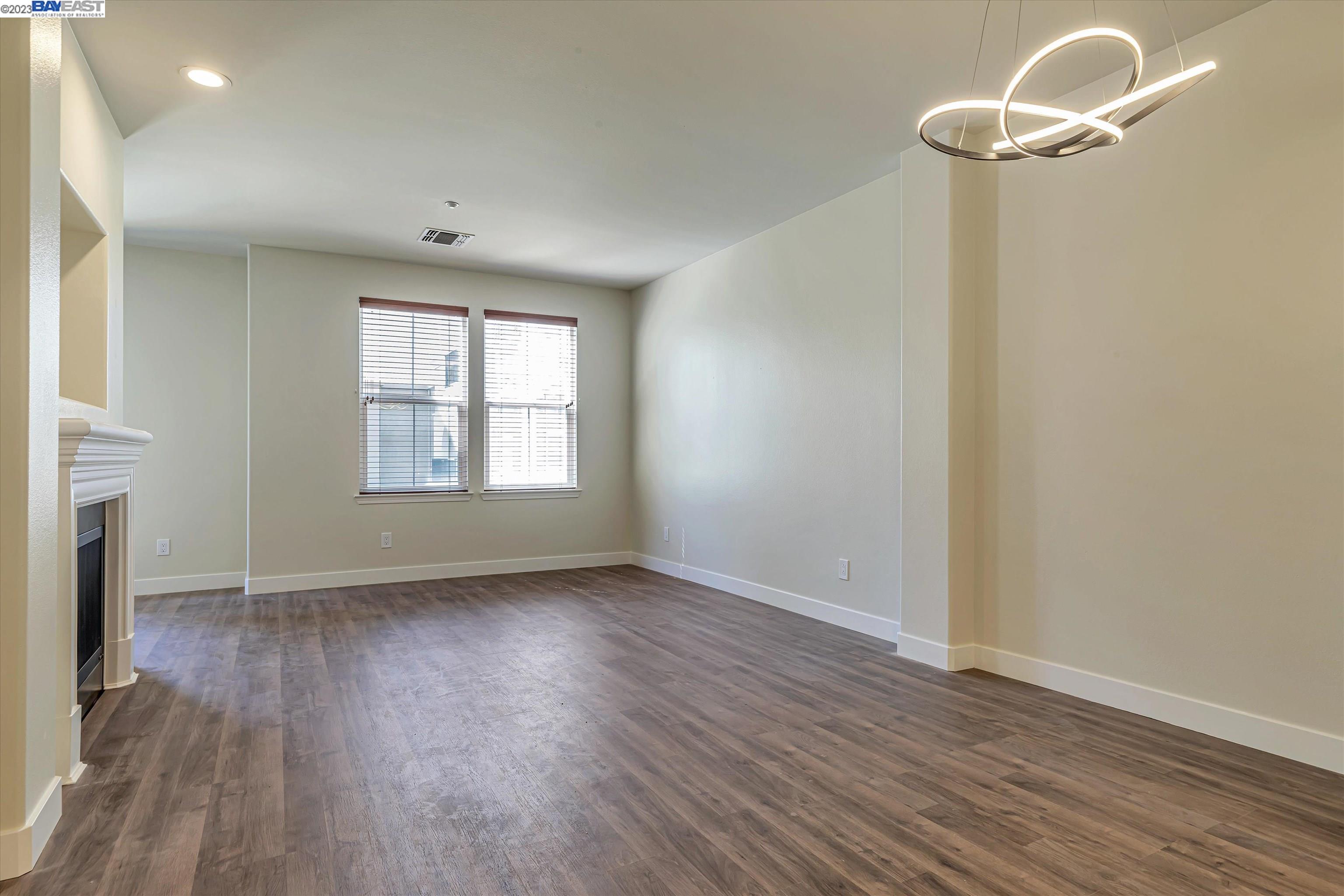 3290 Maguire Way # 223