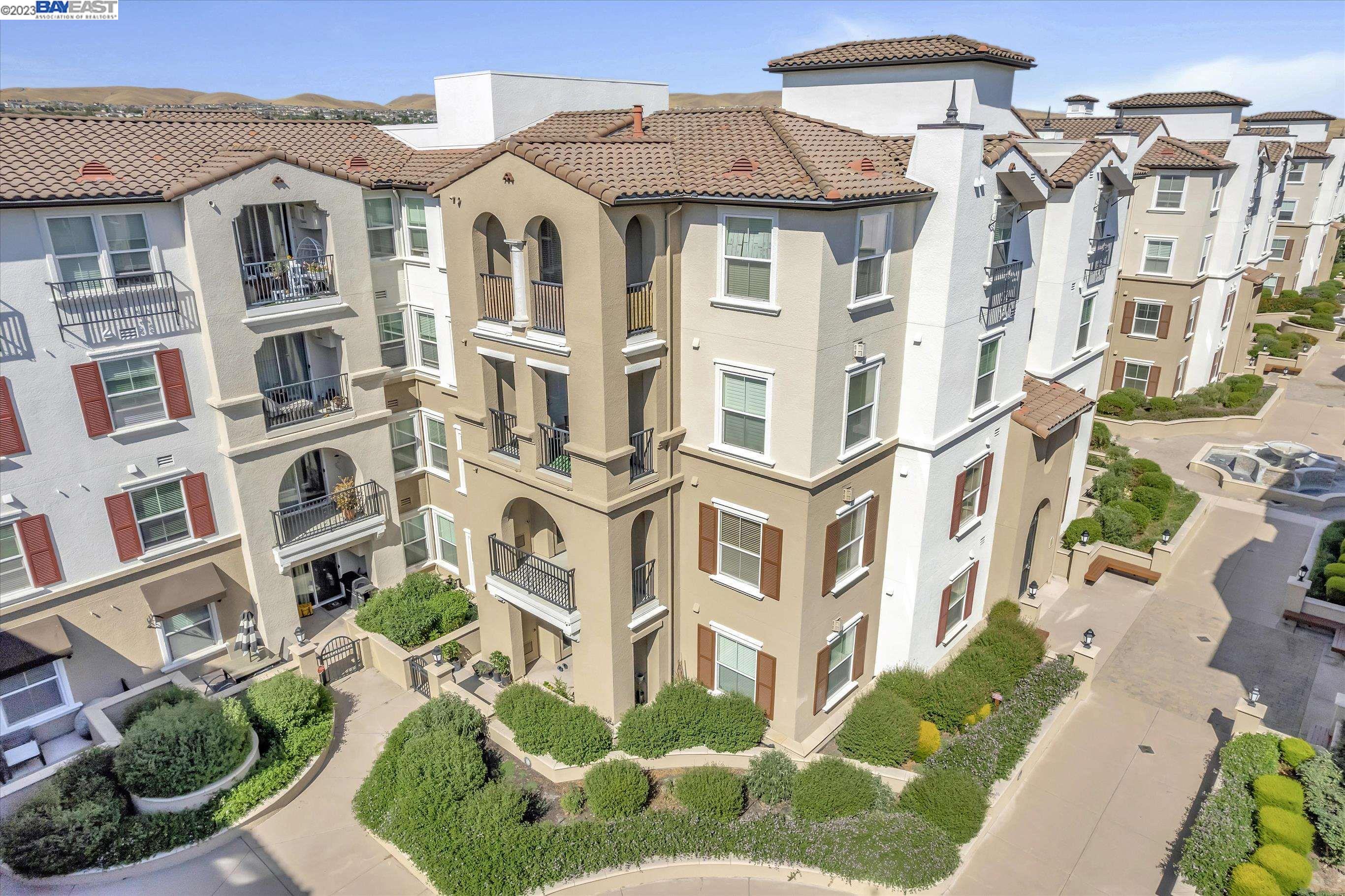 3290 Maguire Way # 223