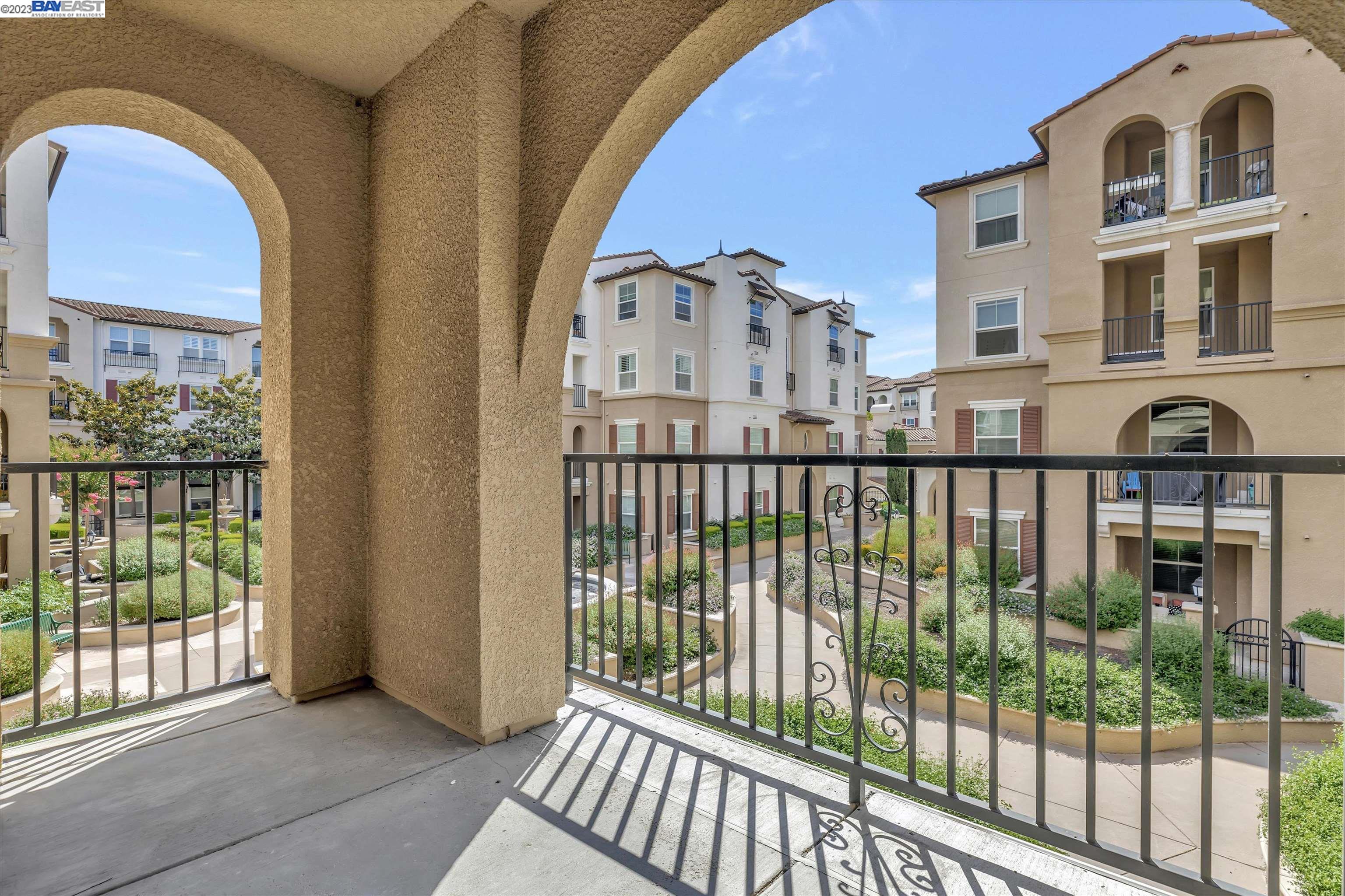 3290 Maguire Way # 223