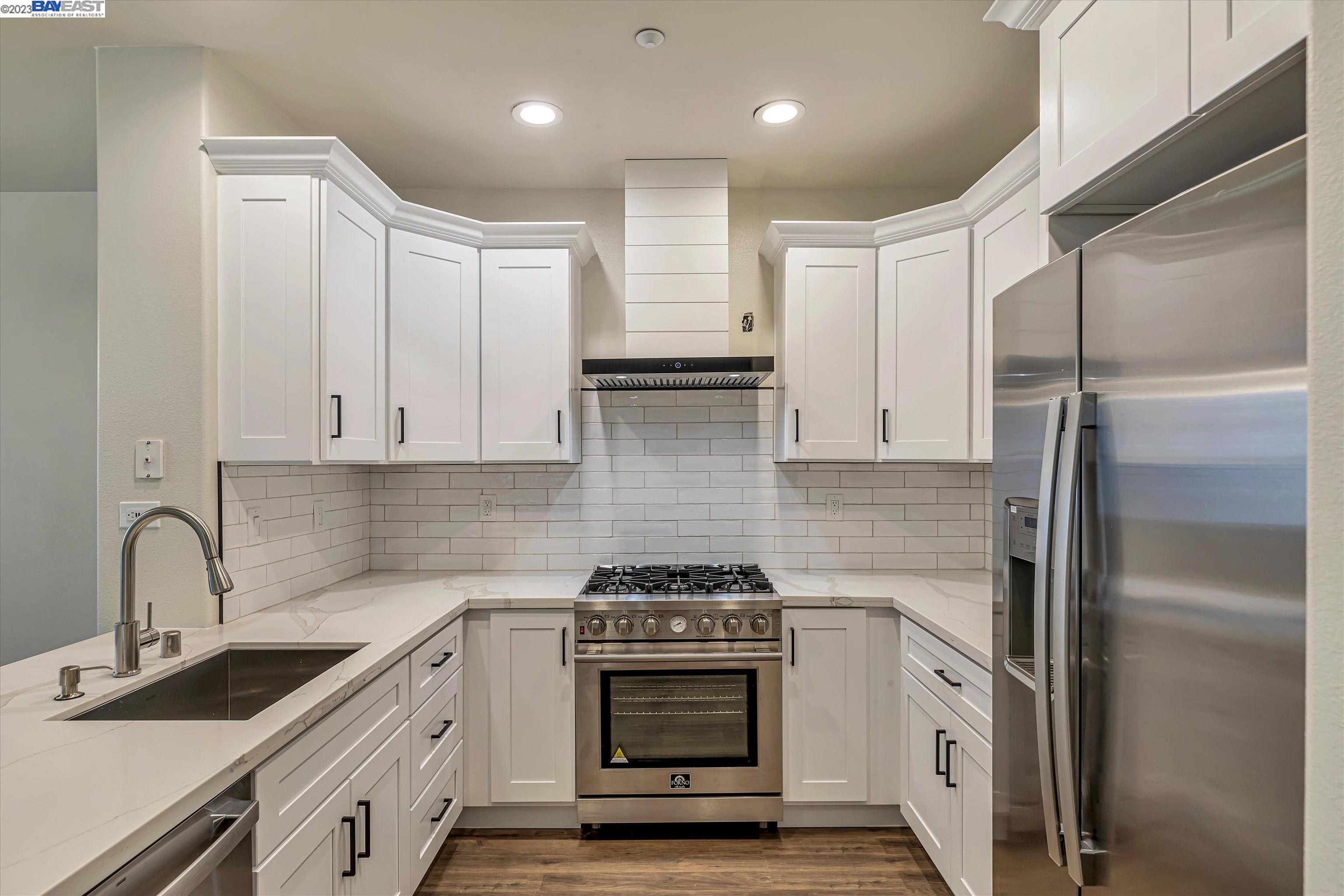 3290 Maguire Way # 223