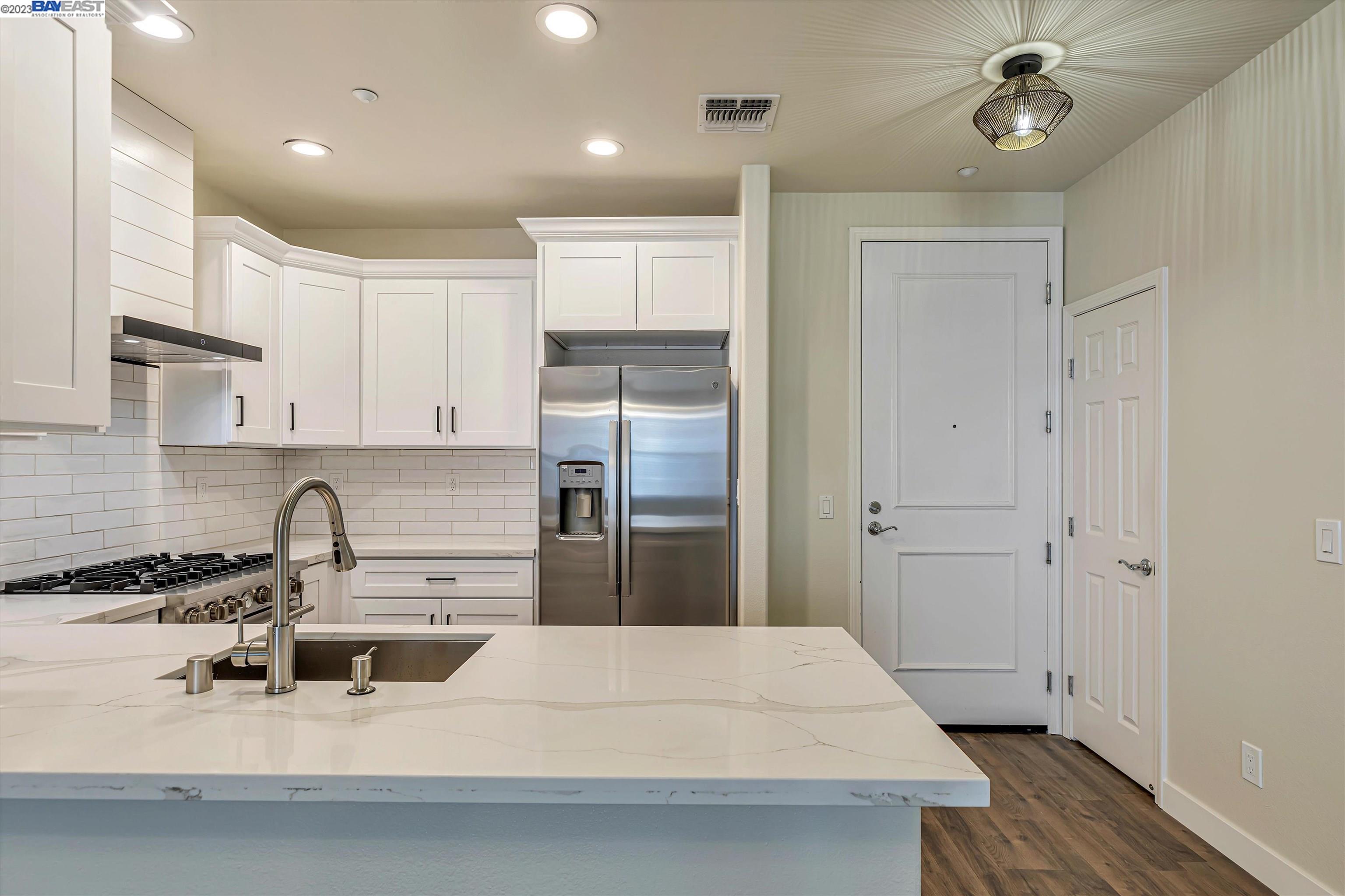 3290 Maguire Way # 223