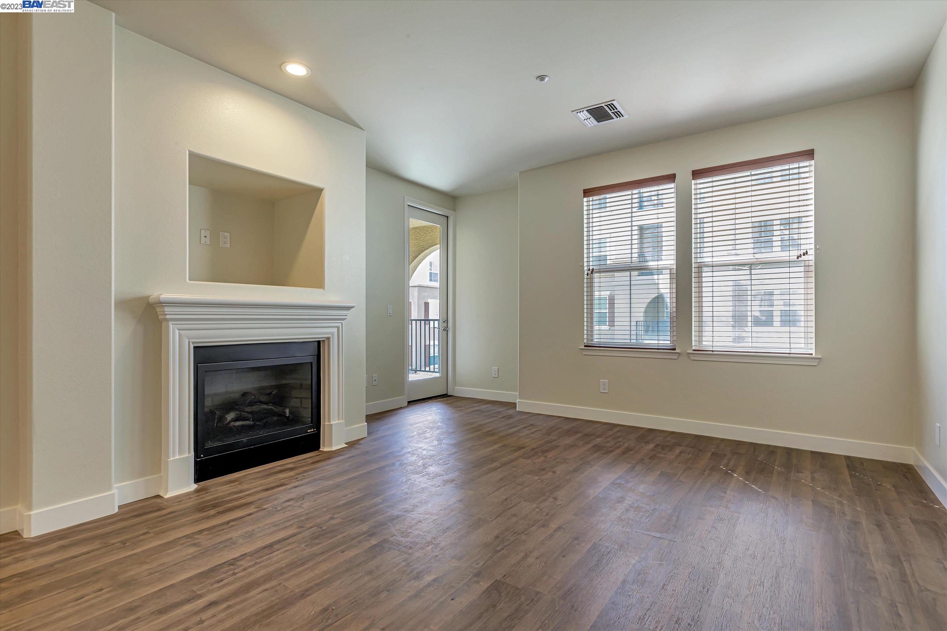 3290 Maguire Way # 223