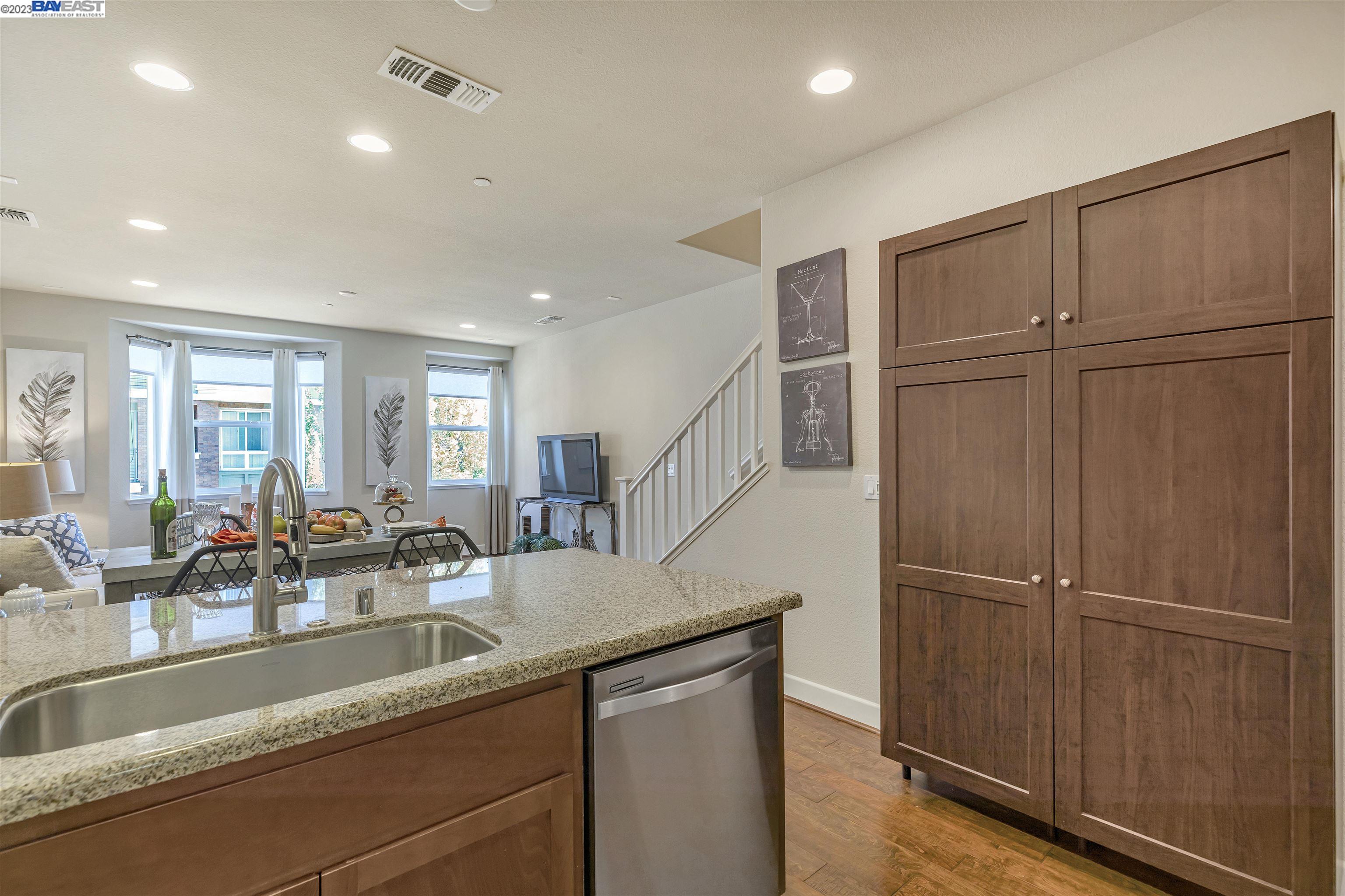 6661 Tralee Village Dr