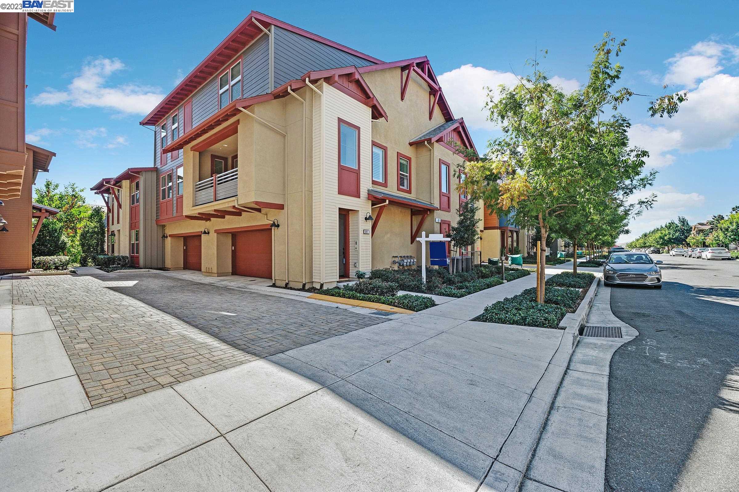 689 Sandalwood Drive # 1