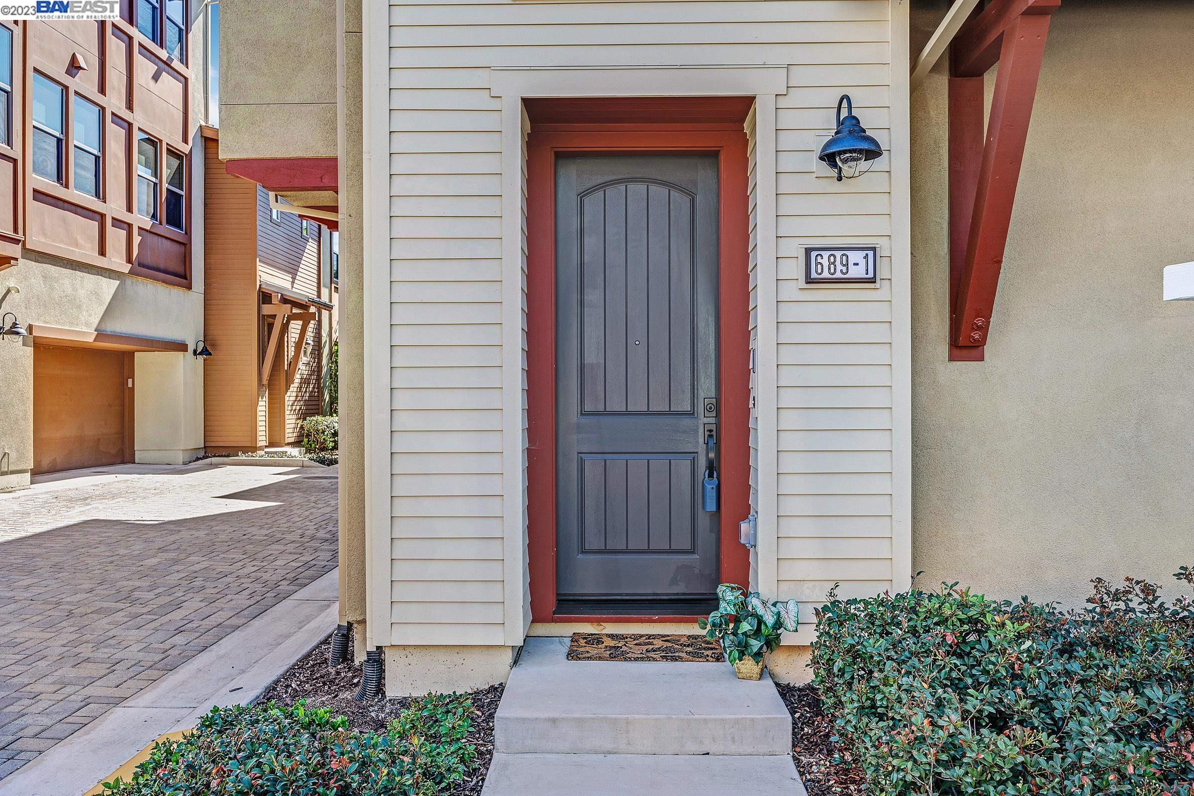 689 Sandalwood Drive # 1