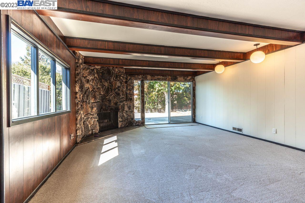 31621 Chicoine Avenue