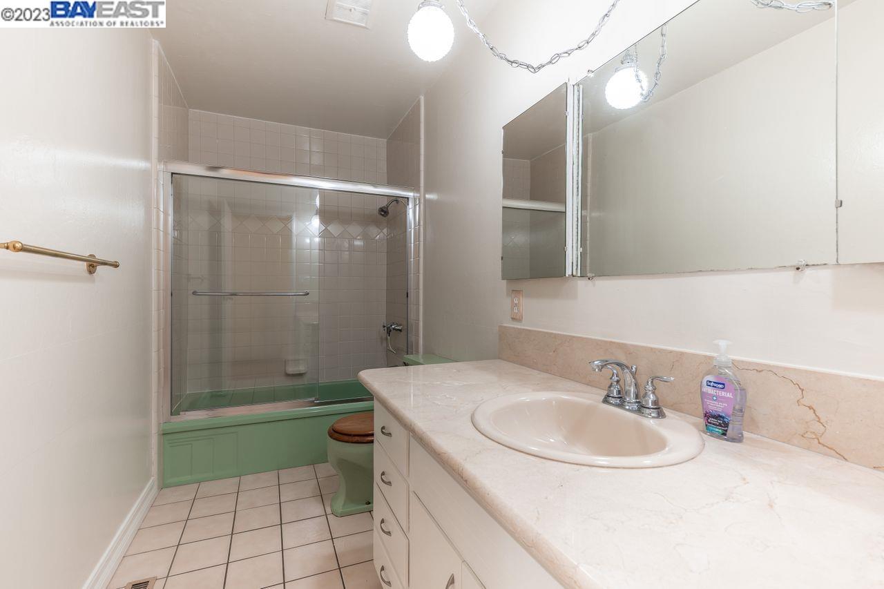 31621 Chicoine Avenue