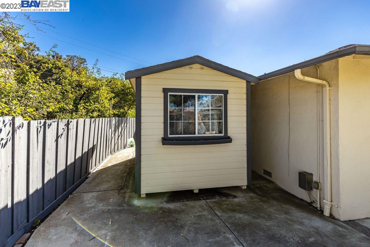 31621 Chicoine Avenue