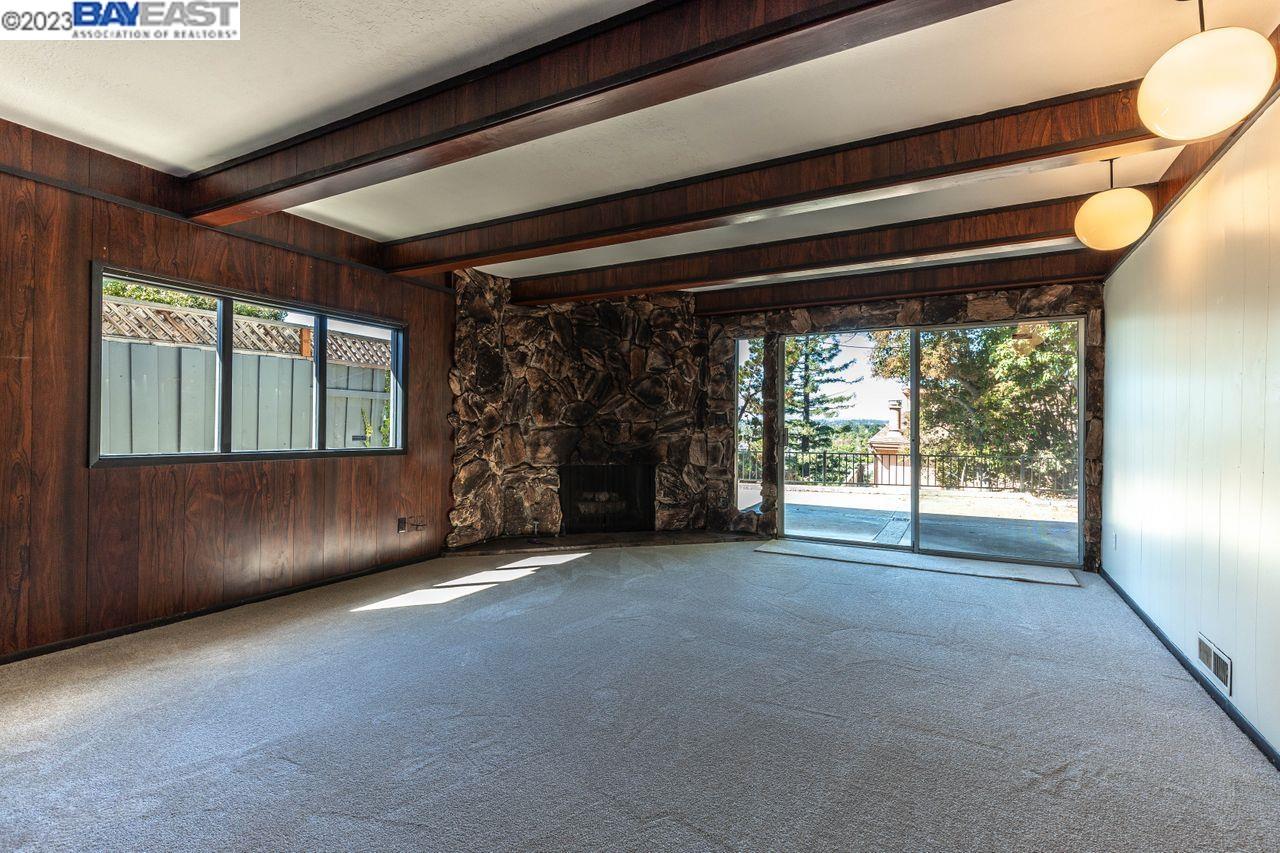 31621 Chicoine Avenue