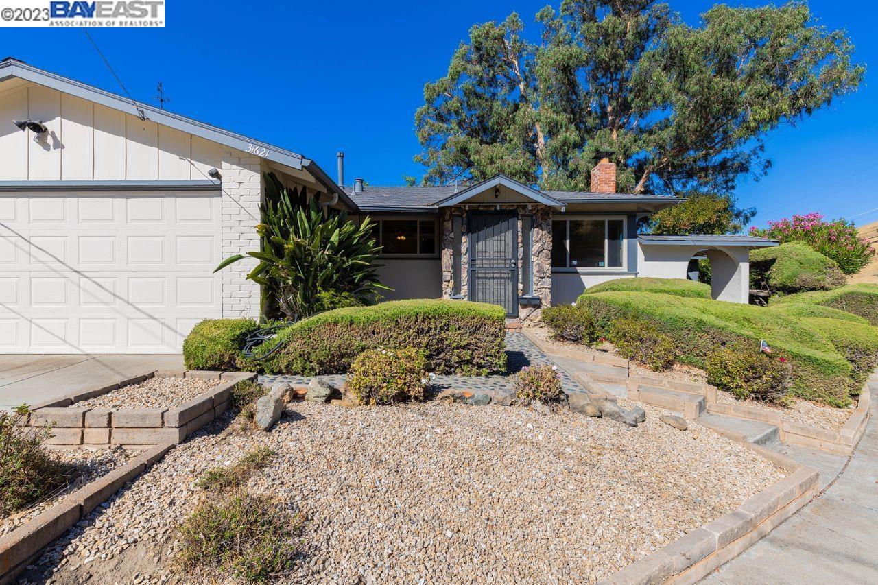 31621 Chicoine Avenue