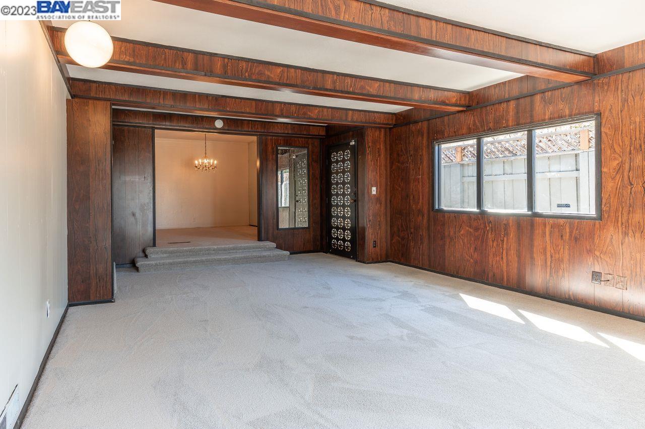 31621 Chicoine Avenue