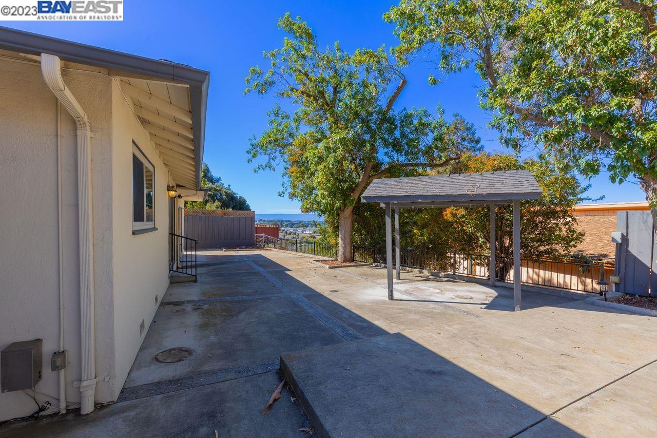 31621 Chicoine Avenue