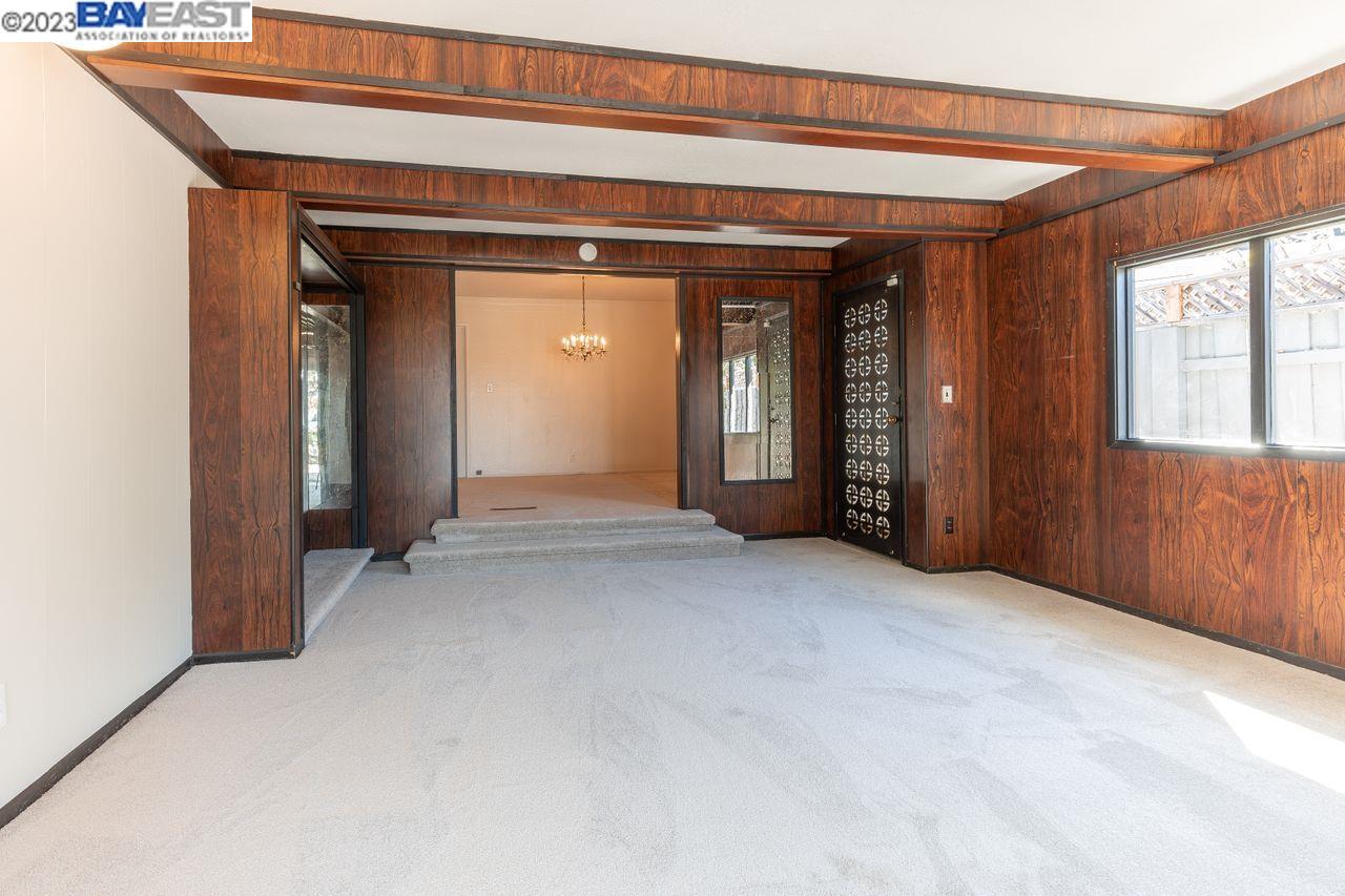 31621 Chicoine Avenue