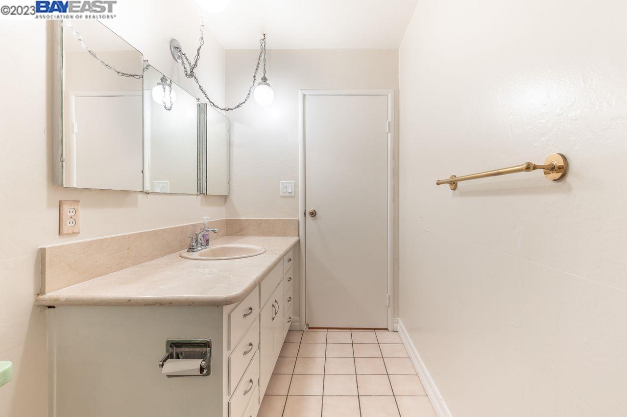 31621 Chicoine Avenue