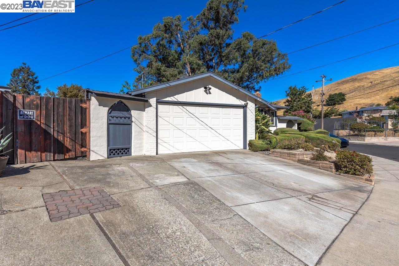 31621 Chicoine Avenue