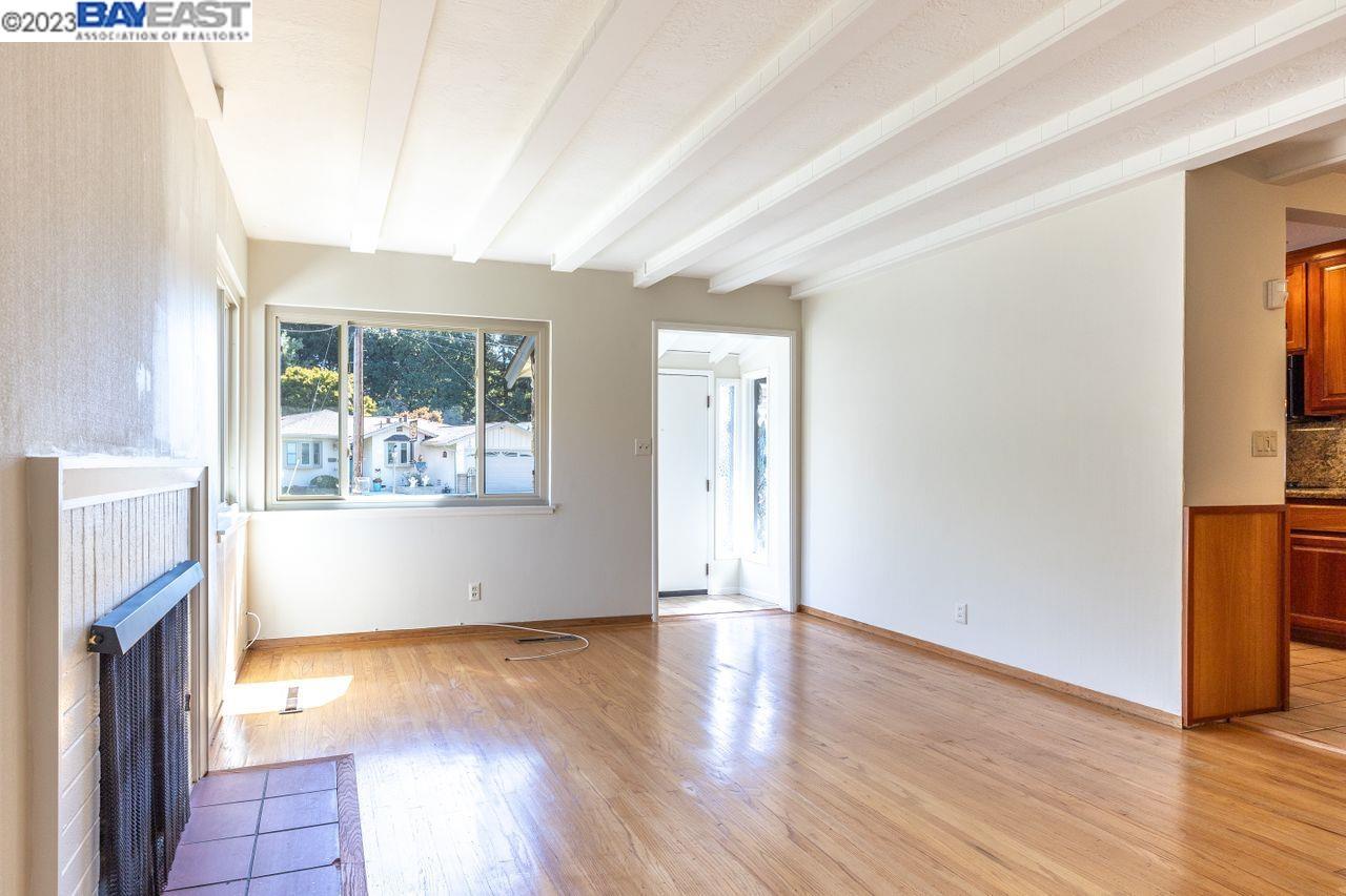 31621 Chicoine Avenue