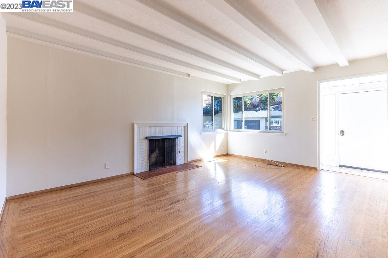 31621 Chicoine Avenue