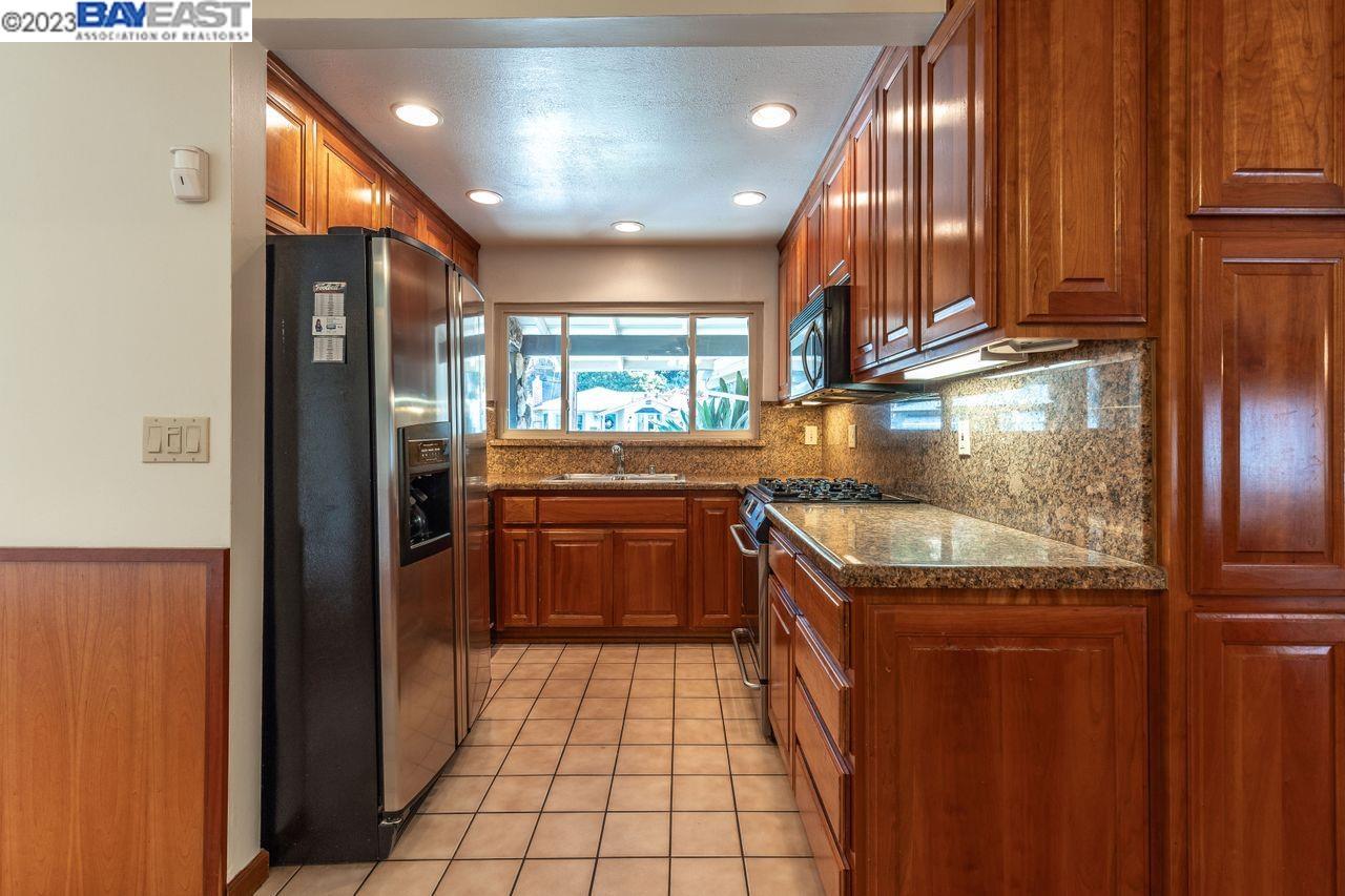 31621 Chicoine Avenue