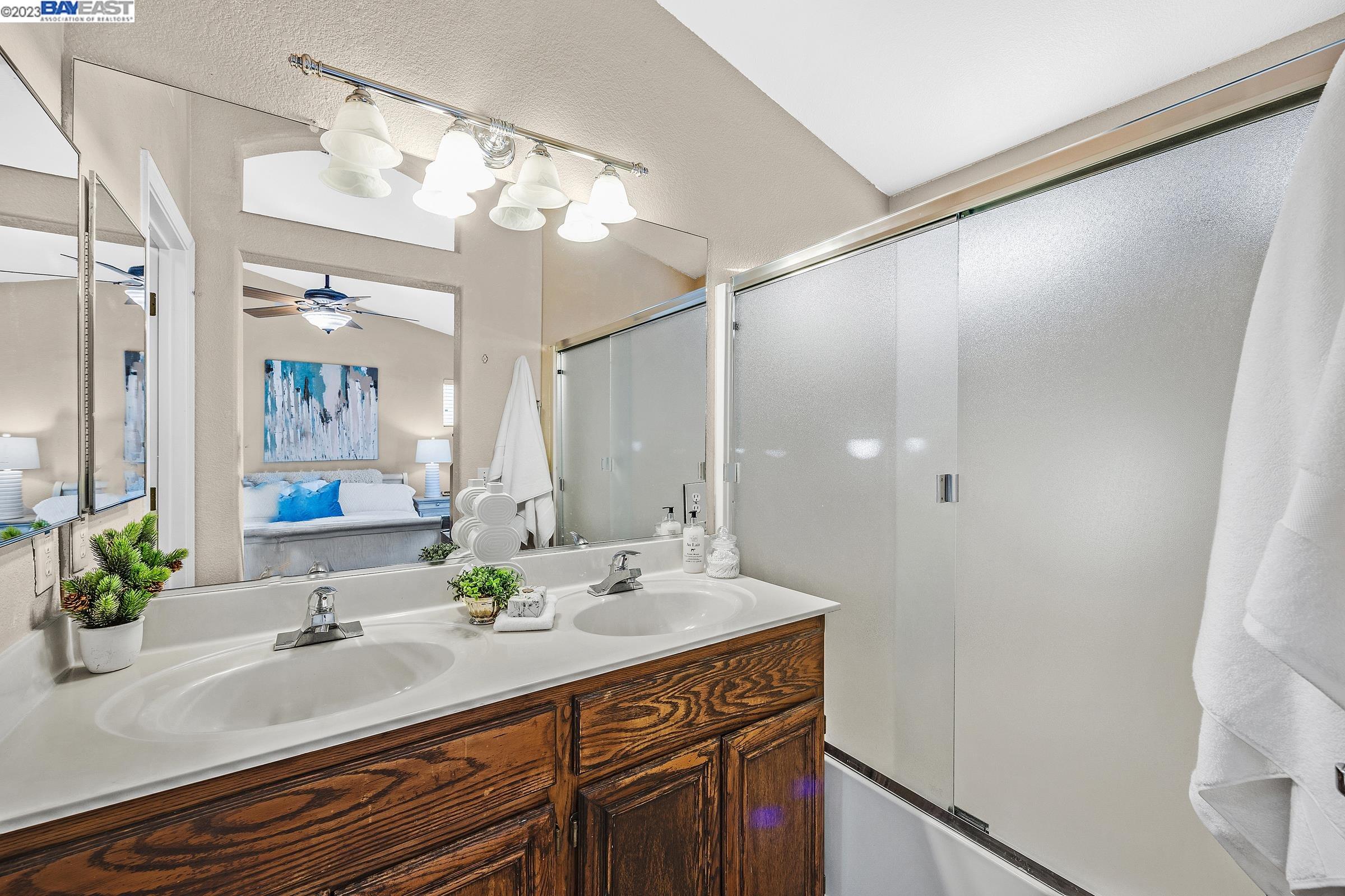 2041 Bridle Creek Cir