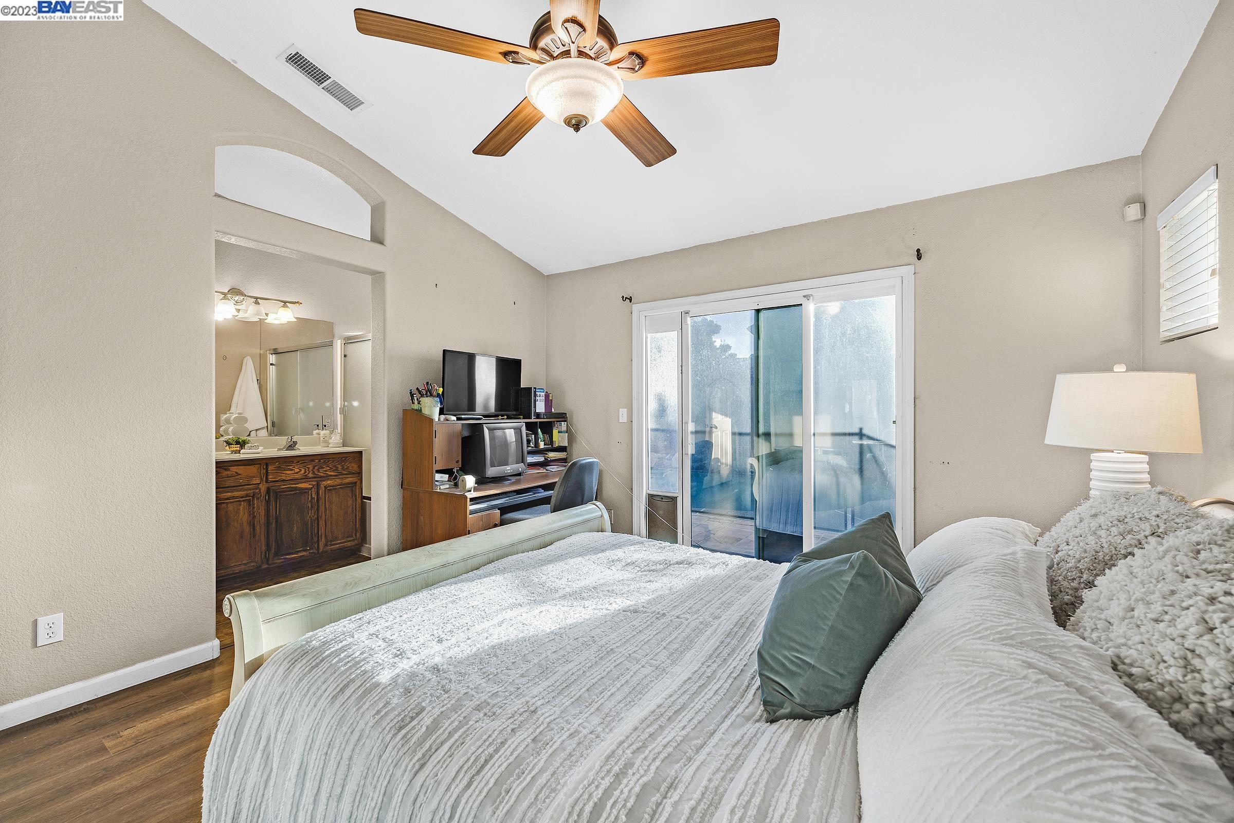 2041 Bridle Creek Cir