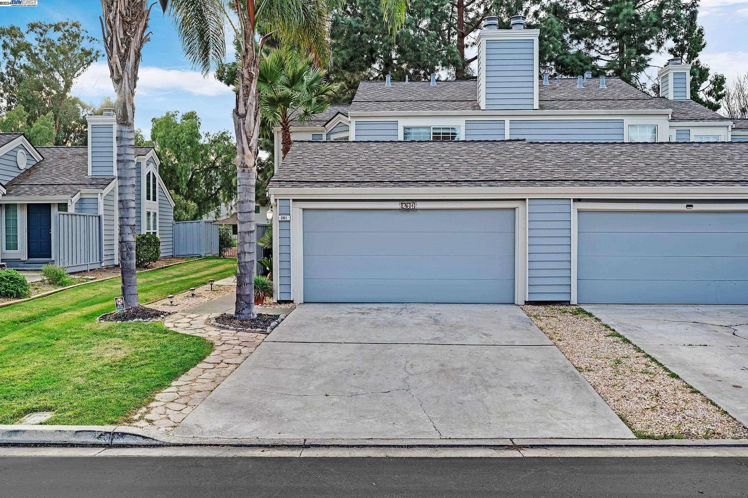 261 Northwood Commons