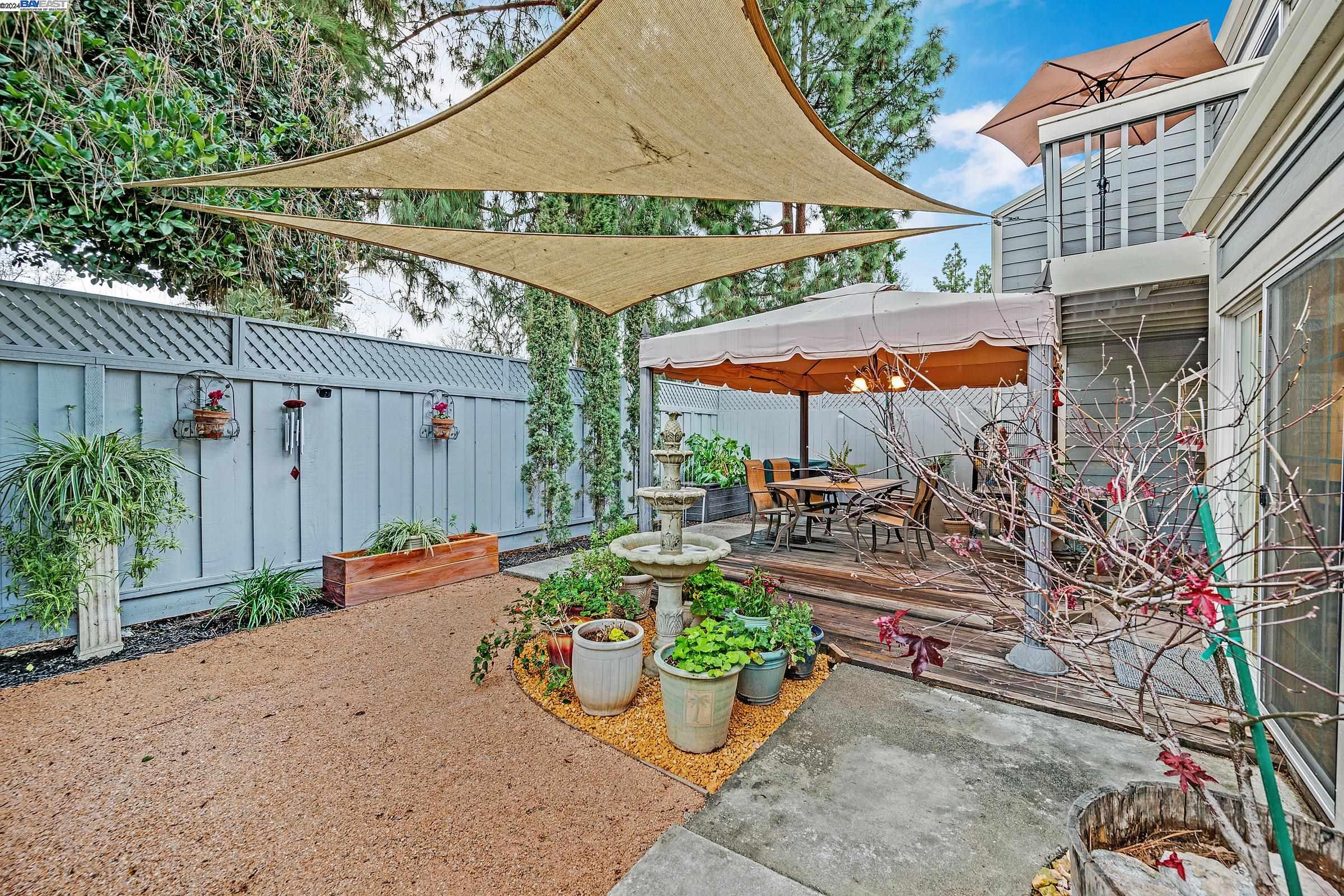 261 Northwood Commons