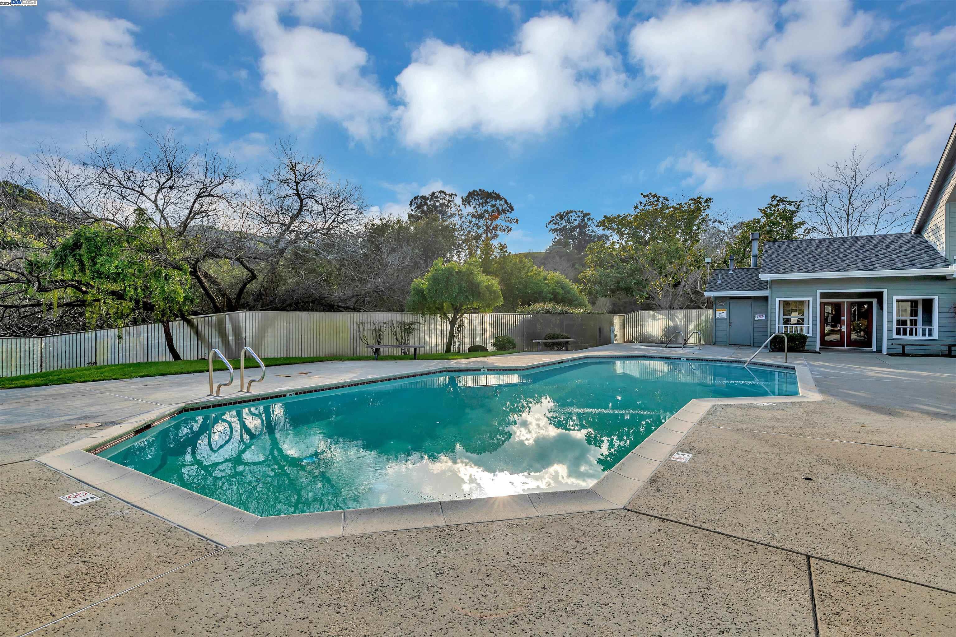 7595 Canyon Meadow Cir # G