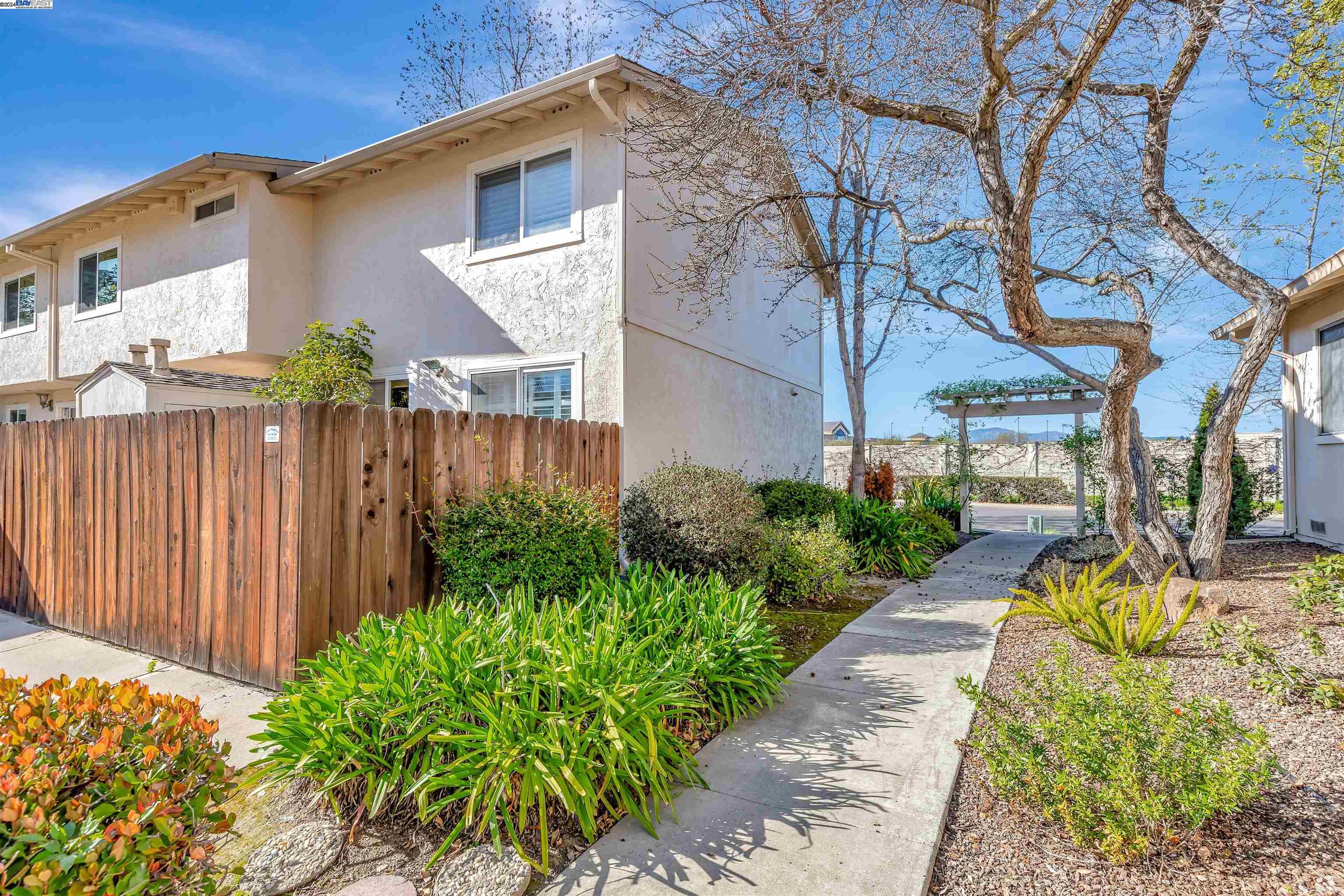 3806 Pimlico Dr