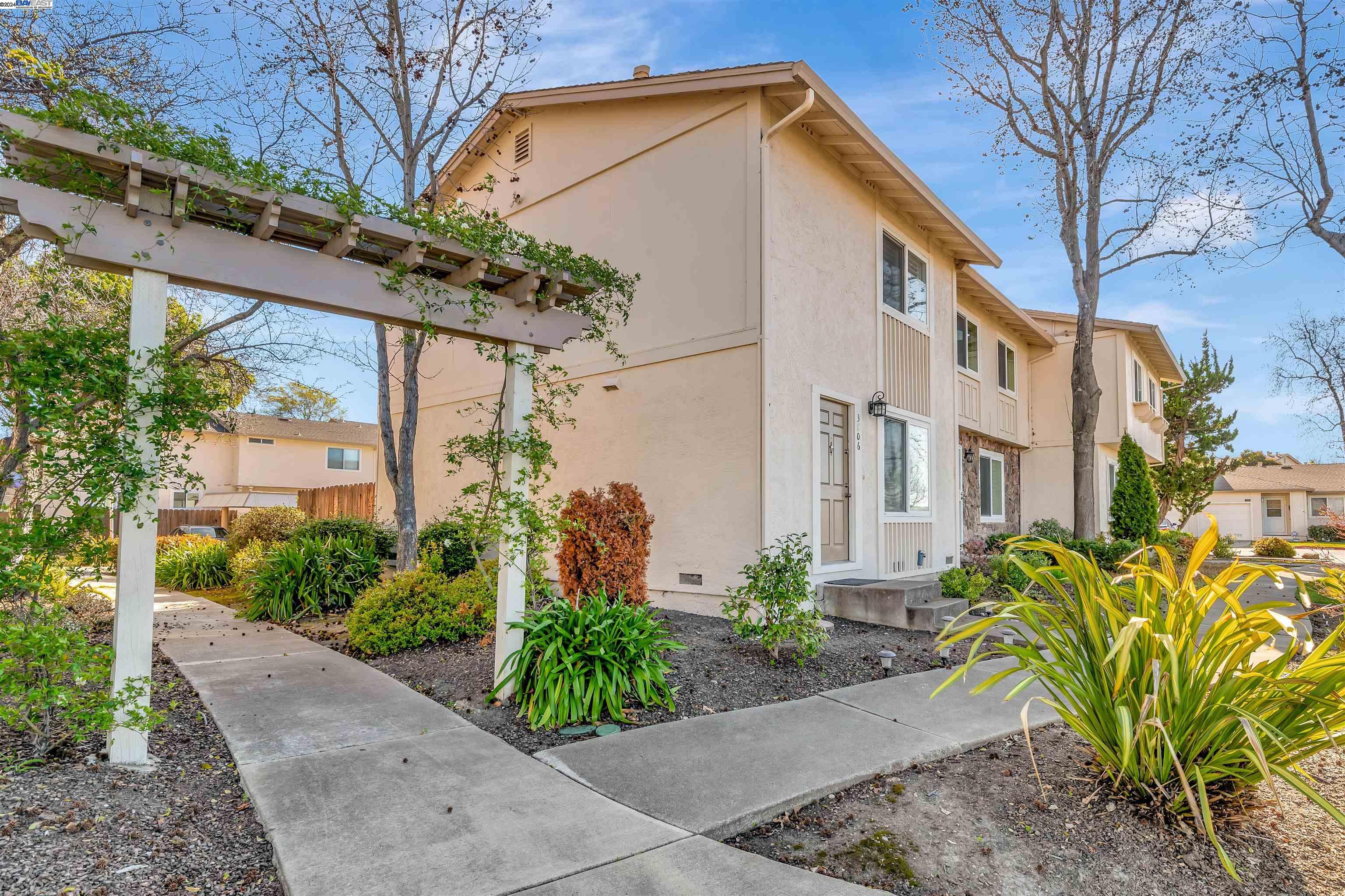 3806 Pimlico Dr