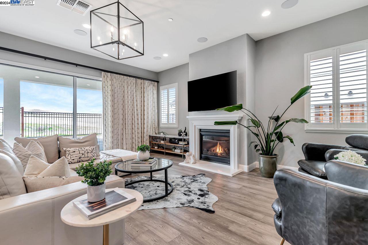 4491 Pine Mountain Way