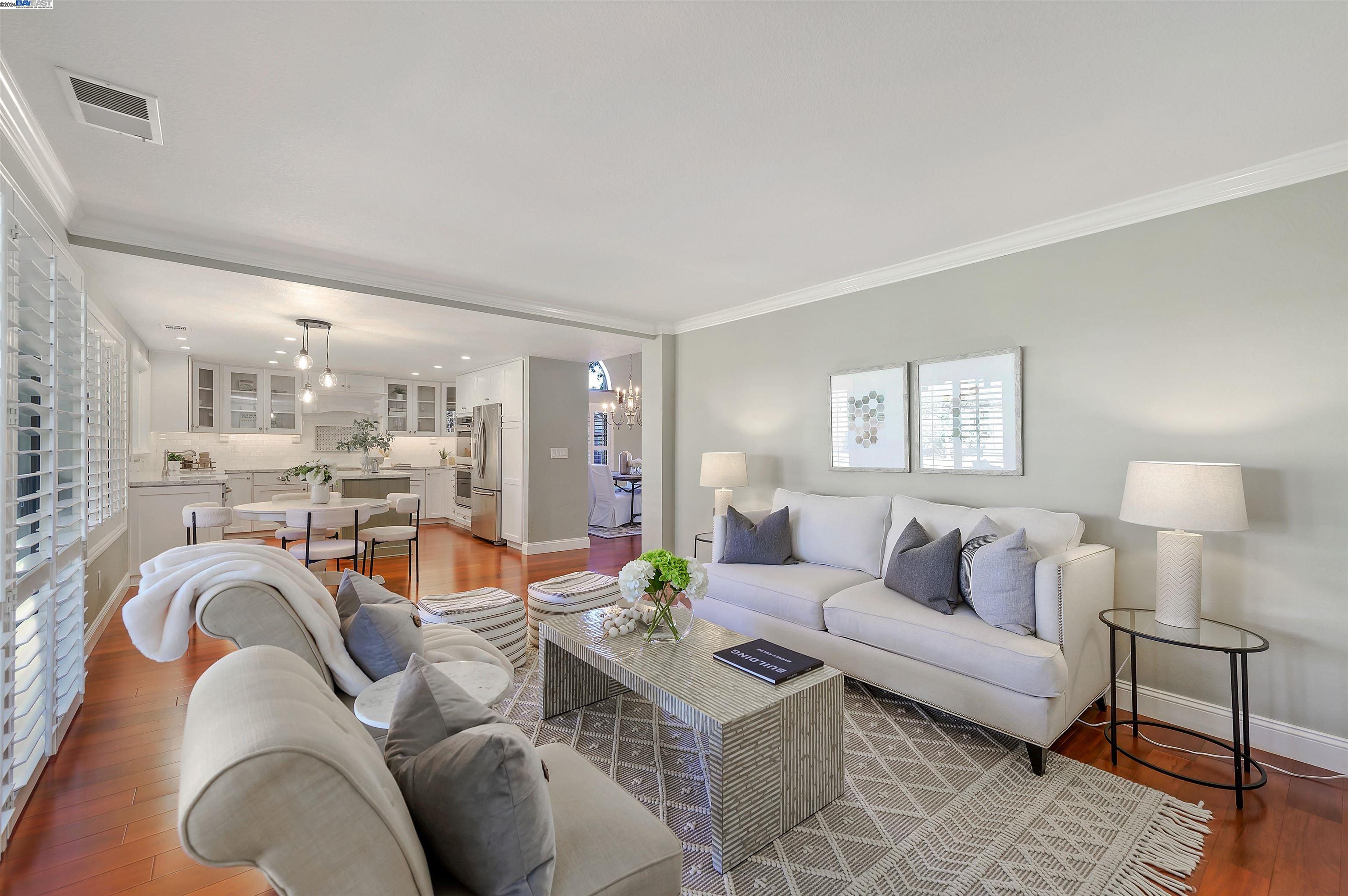 6927 Corte Barcelona