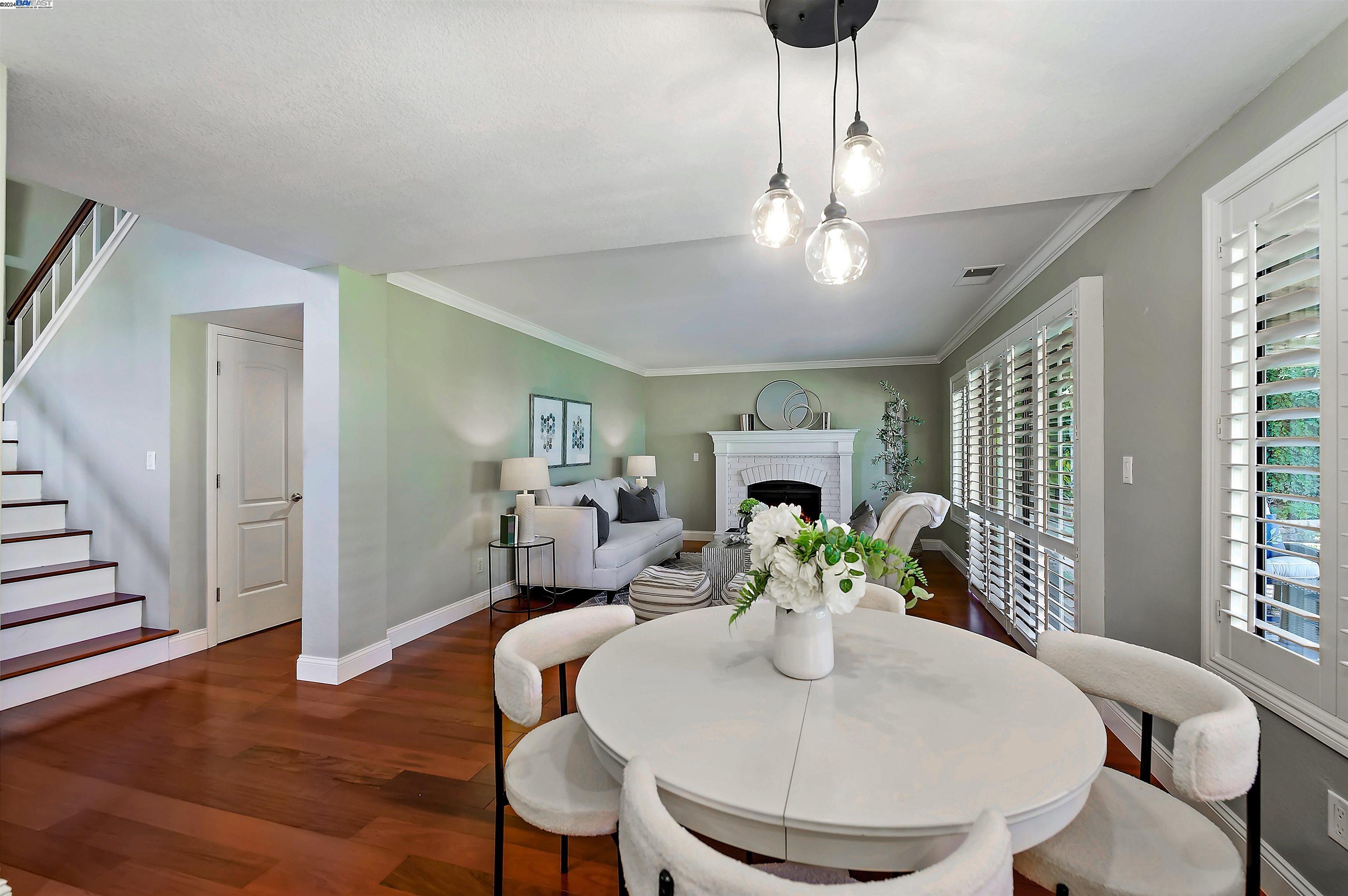 6927 Corte Barcelona