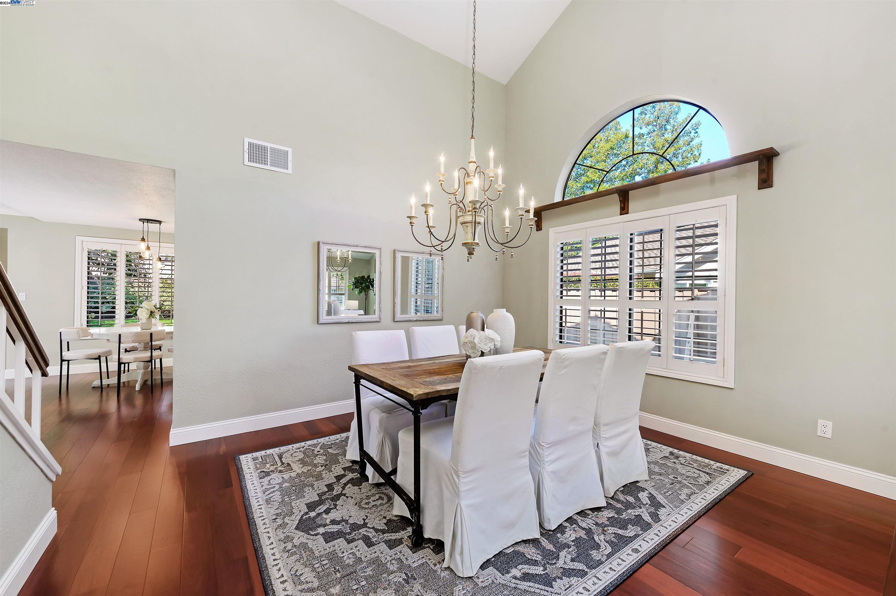 6927 Corte Barcelona