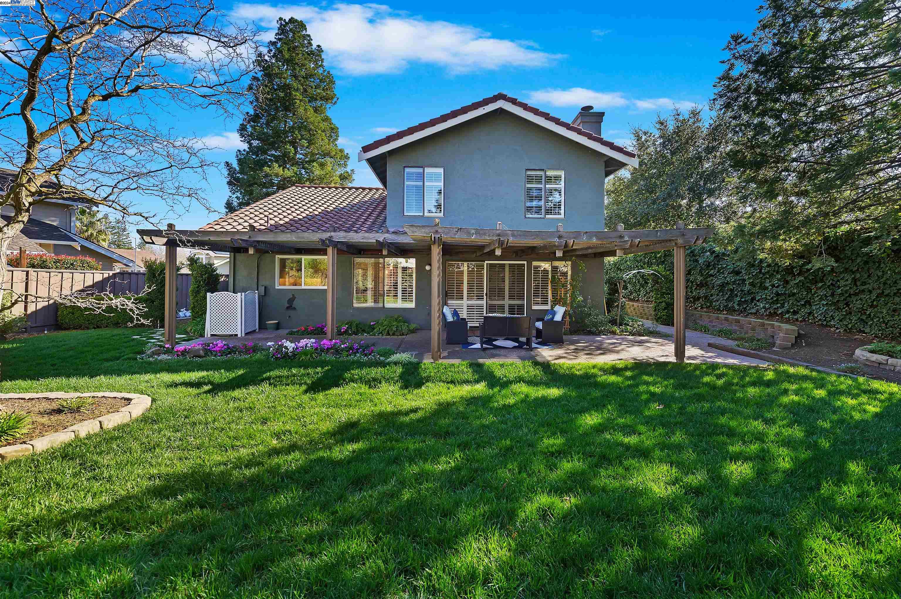 6927 Corte Barcelona