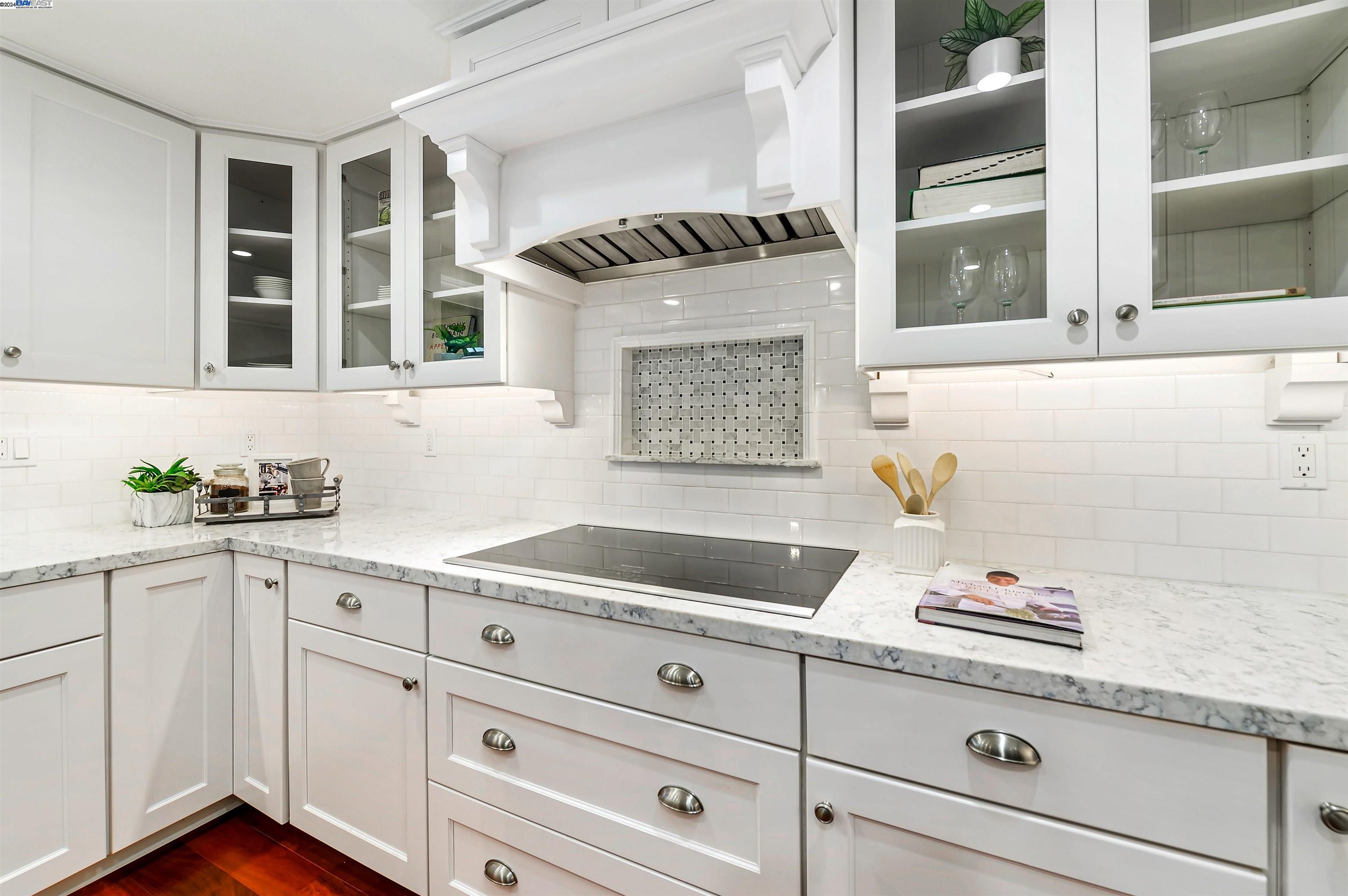 6927 Corte Barcelona