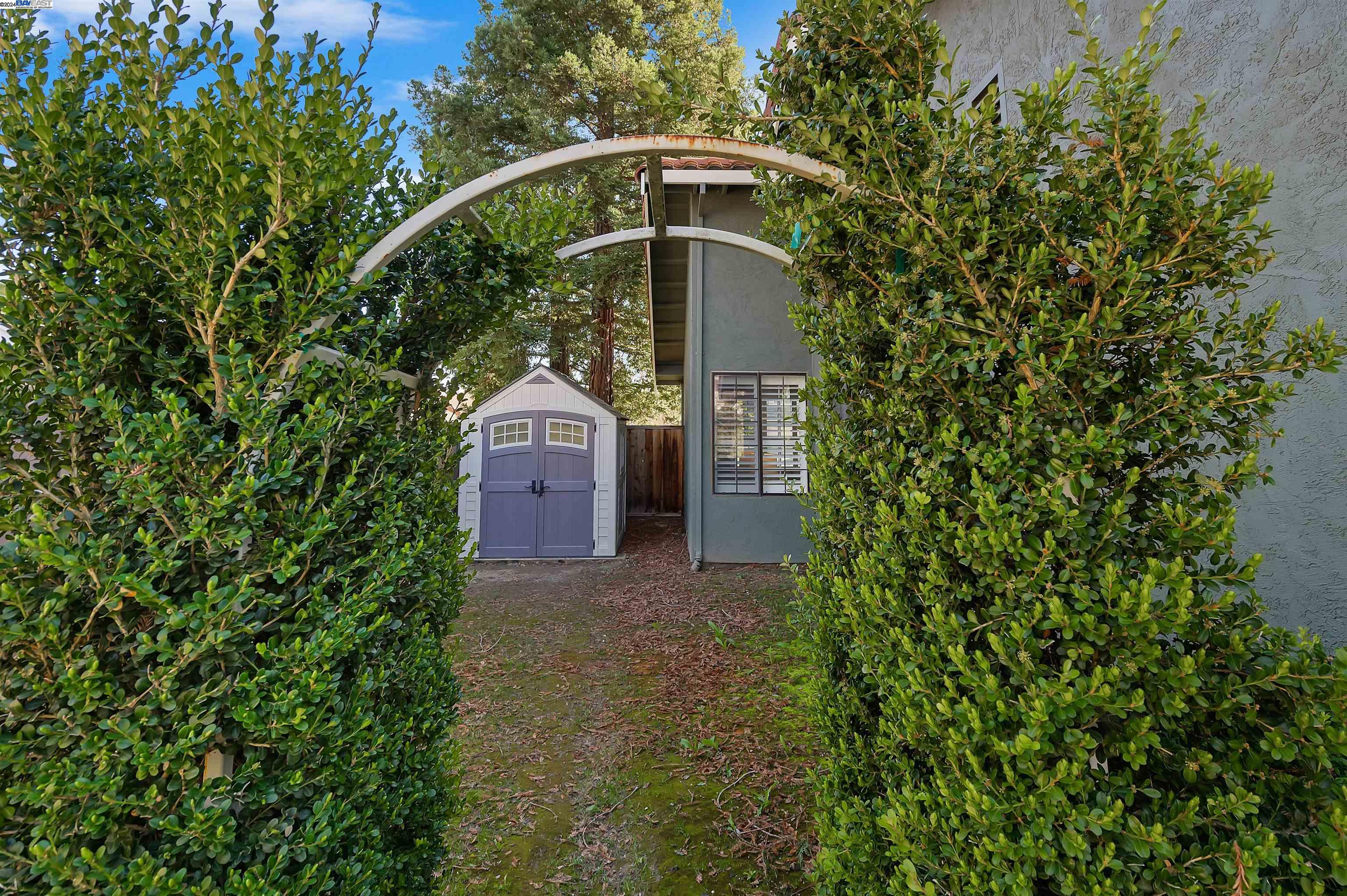 6927 Corte Barcelona