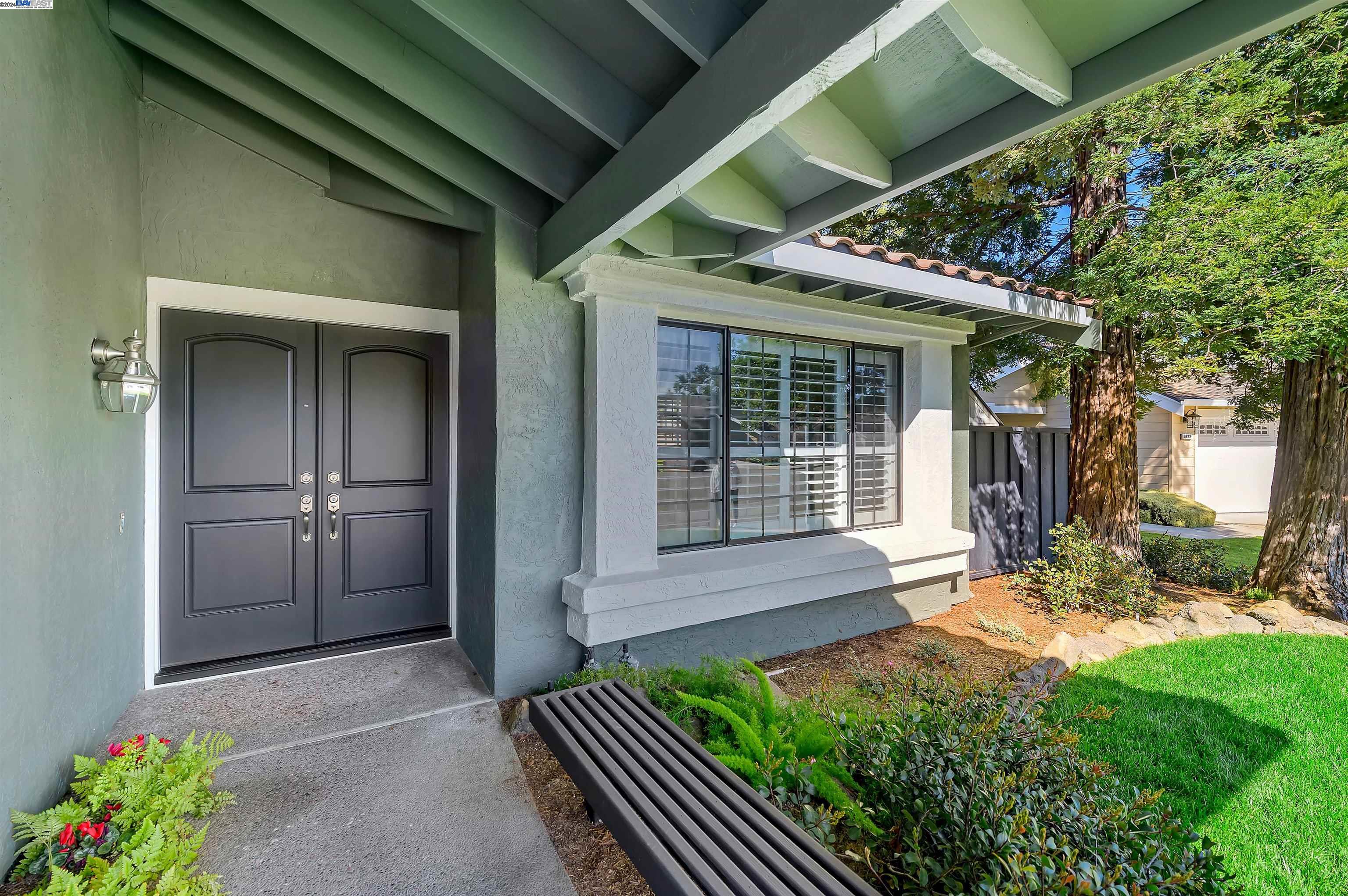 6927 Corte Barcelona